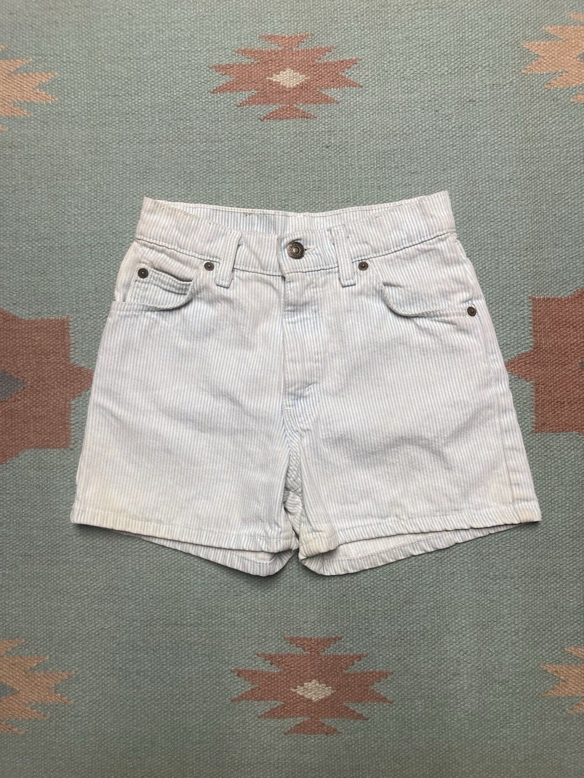 Vintage 90s Levi’s shorts striped jorts USA women’s 12 24” waist Size 24" / US 00 / IT 34 - 1 Thumbnail