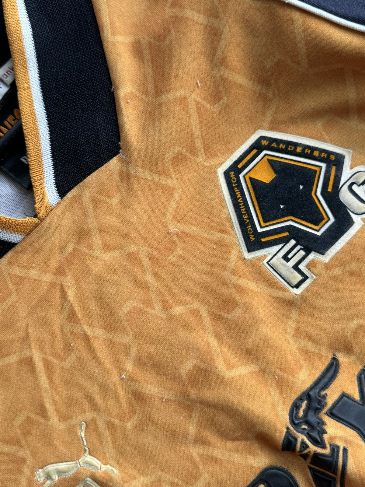 Puma KIDS Wolverhampton Wanderers 96/98 Home Football Jersey Size US XS / EU 42 / 0 - 20 Thumbnail