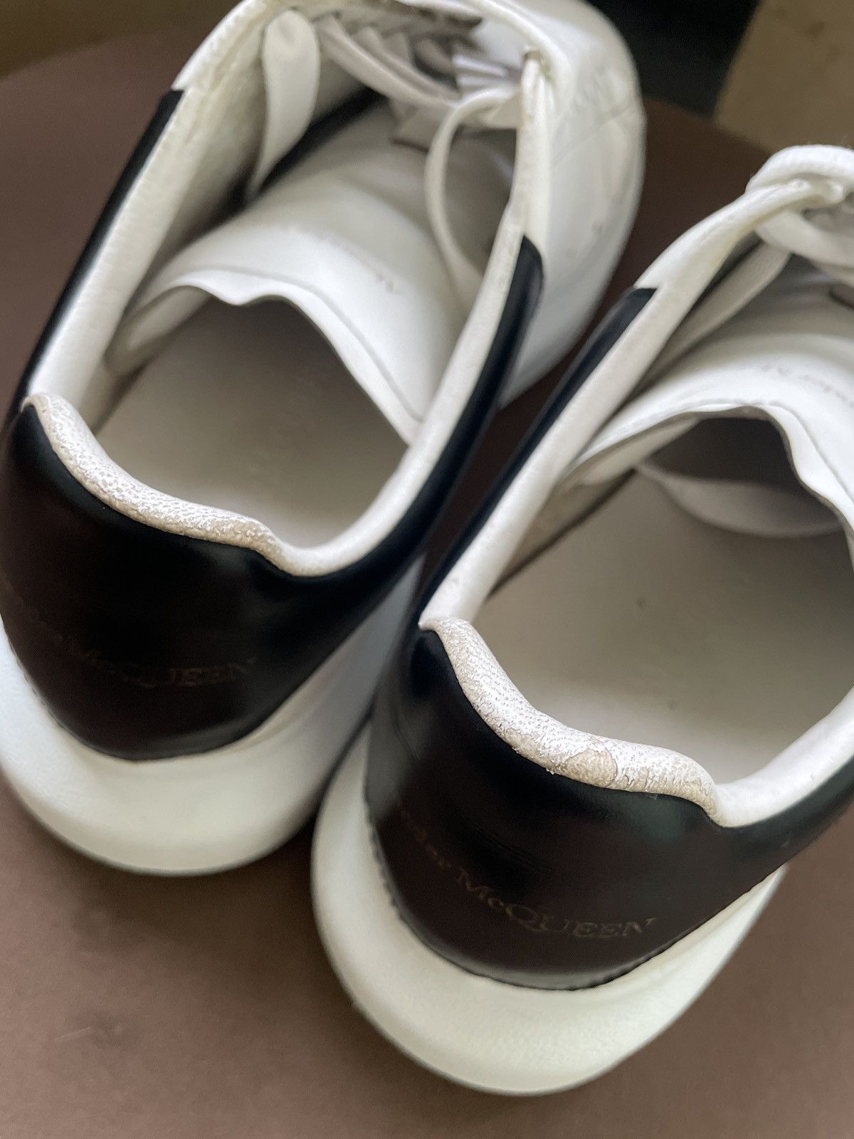Alexander McQueen Alexander McQueen Oversized low top sneakers black white Size US 7.5 / EU 40-41 - 20 Thumbnail
