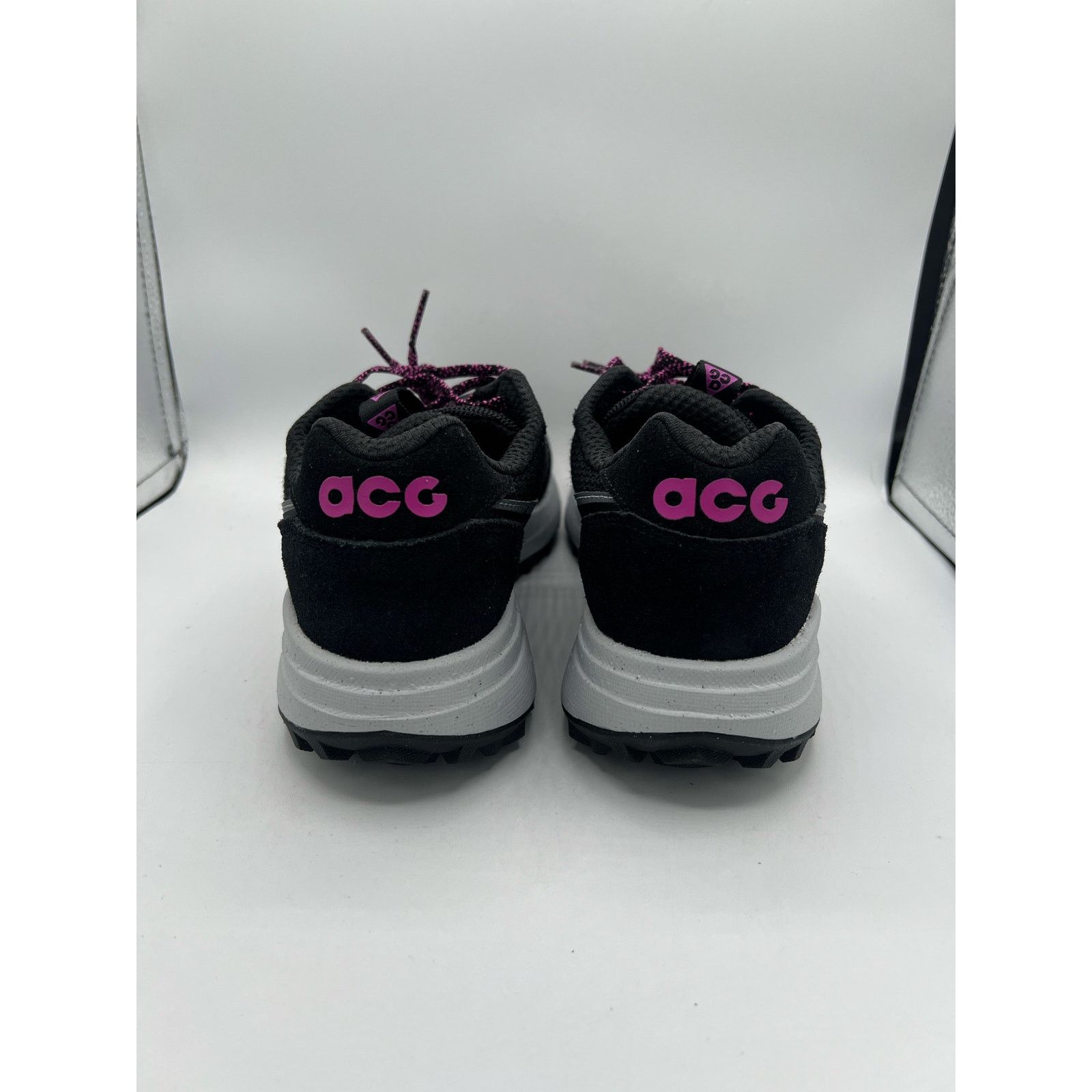 Nike Nike ACG Lowcate “Black Grey Hyper Violet” size 5 men/ Size US 6.5 / IT 36.5 - 4 Thumbnail