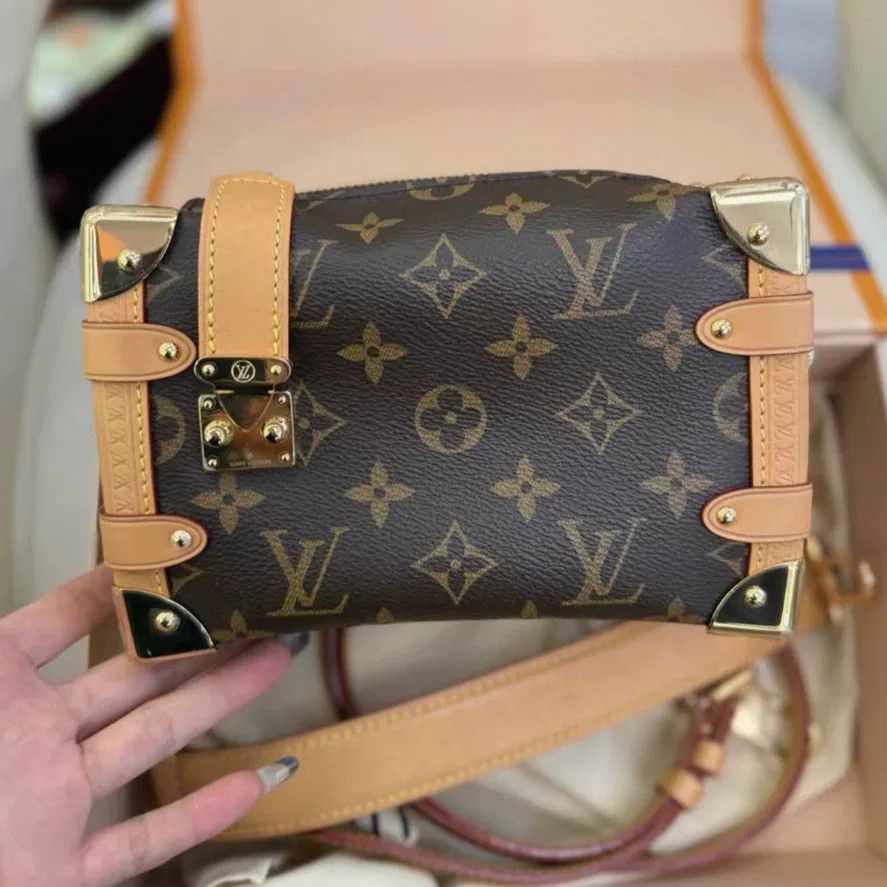 Louis Vuitton Pre-loved Bag Very good condition Size ONE SIZE - 1 Thumbnail