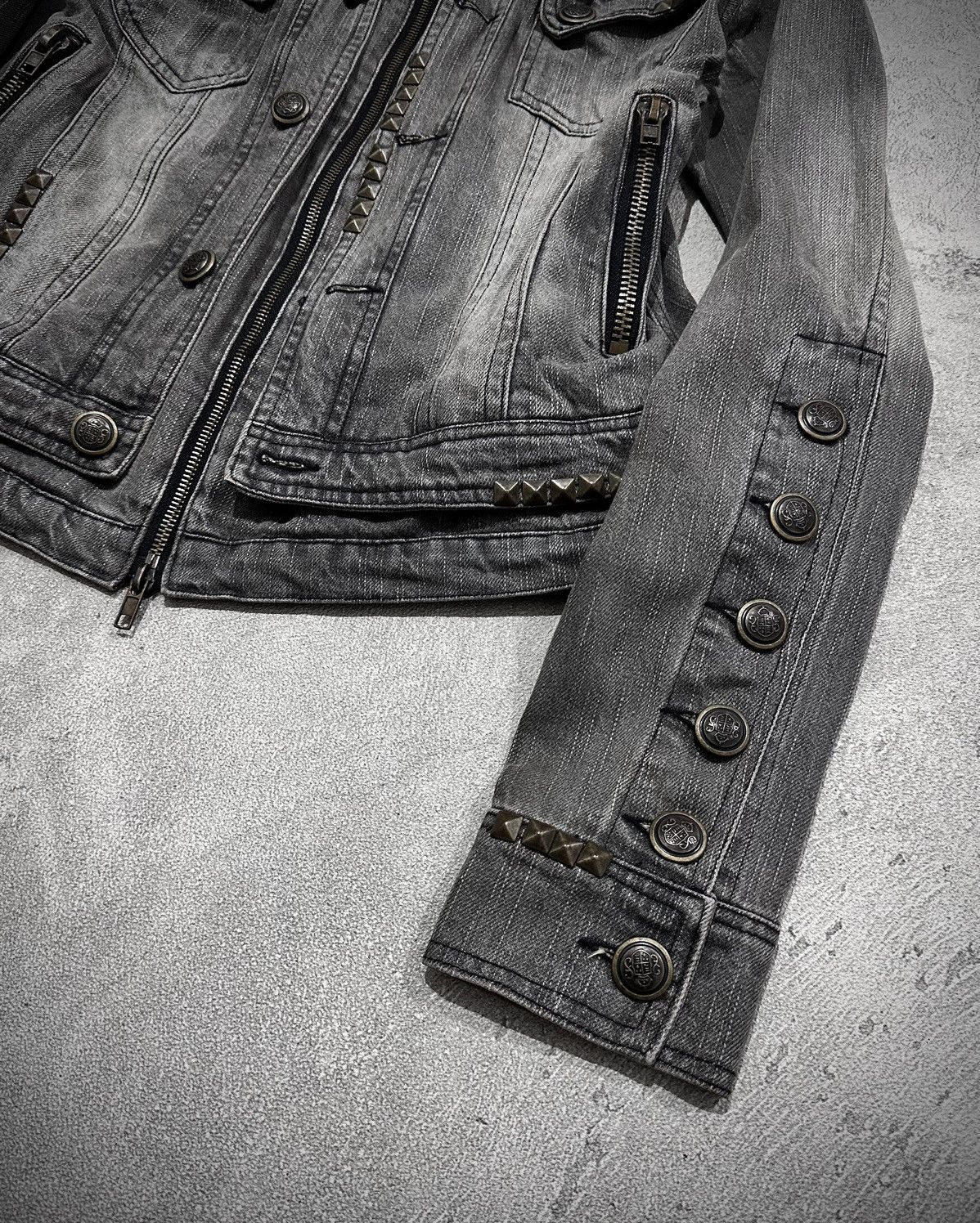 Japanese Brand Y2k Japanese Studded Denim Jacket Lgb Ifsix Style Size US M / EU 48-50 / 2 - 3 Thumbnail