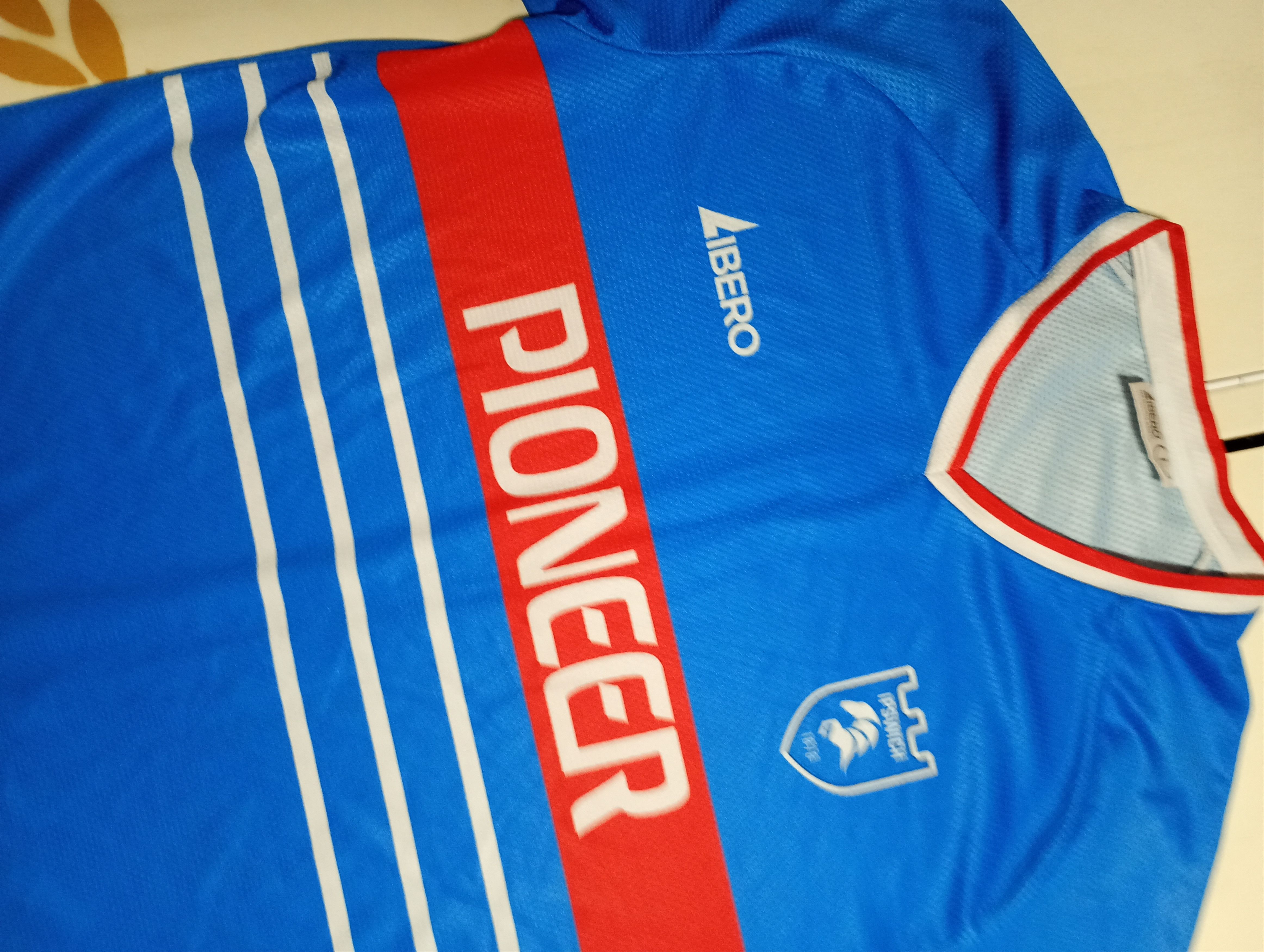 Libero Libero Ipswich Town Home Jersey 2025-2026 Size US L / EU 52-54 / 3 - 6 Thumbnail