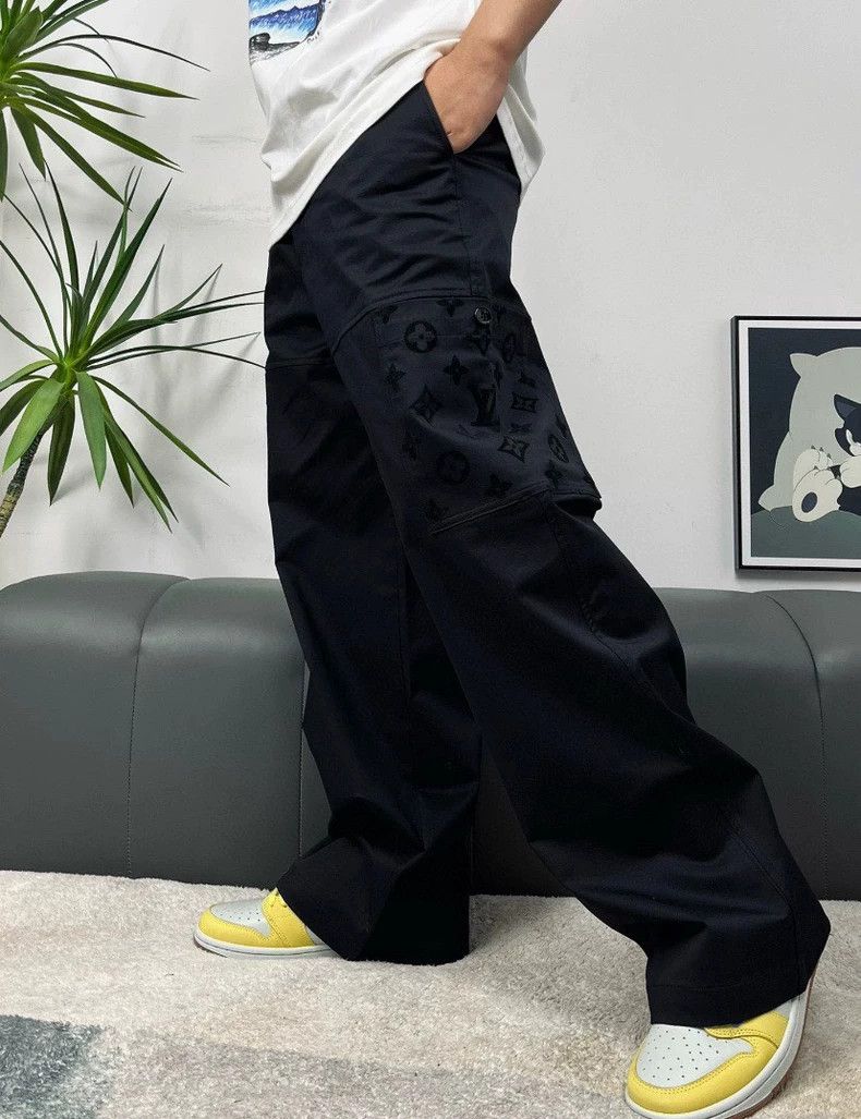 Louis Vuitton Louis Vuitton size US 50 Black pocket print flocked cargo p Size US 34 / EU 50 - 5 Thumbnail