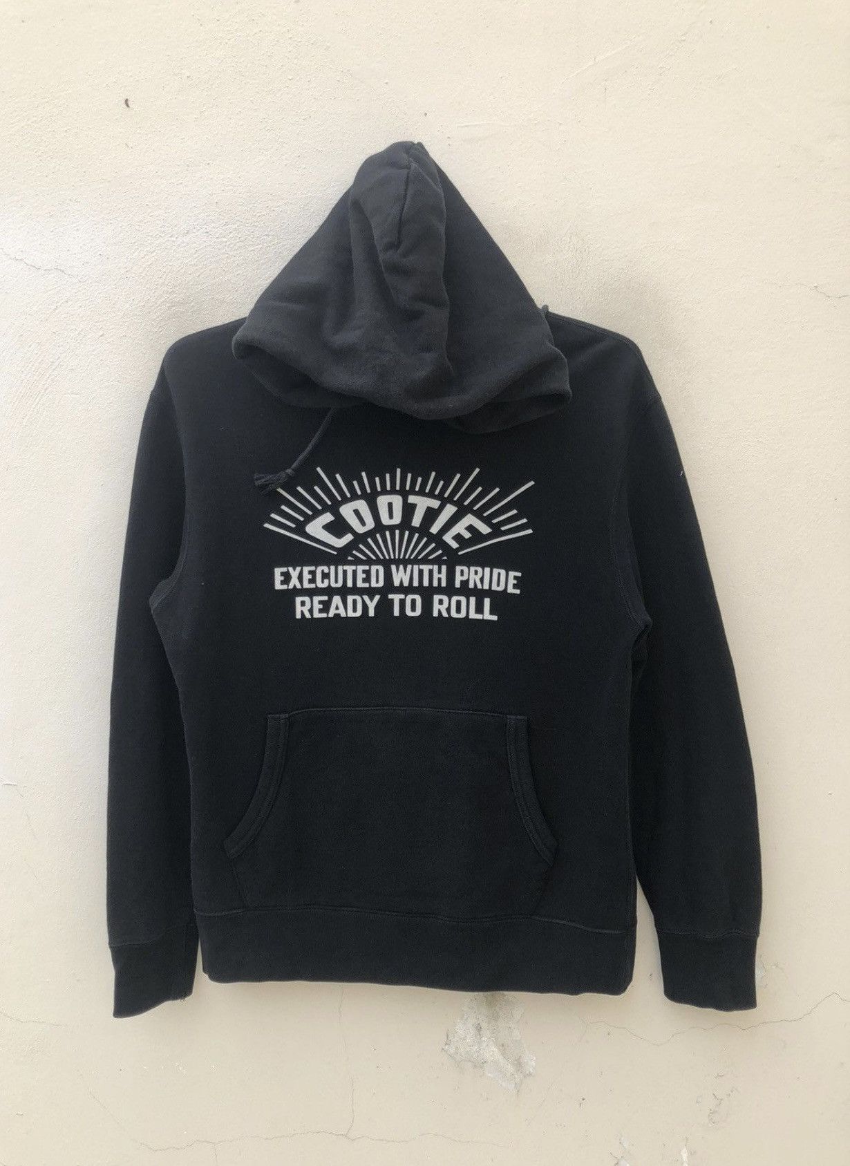 Japanese Brand Cootie Japan Garment Workers Spell Out Black Hoodie Size US S / EU 44-46 / 1 - 6 Thumbnail