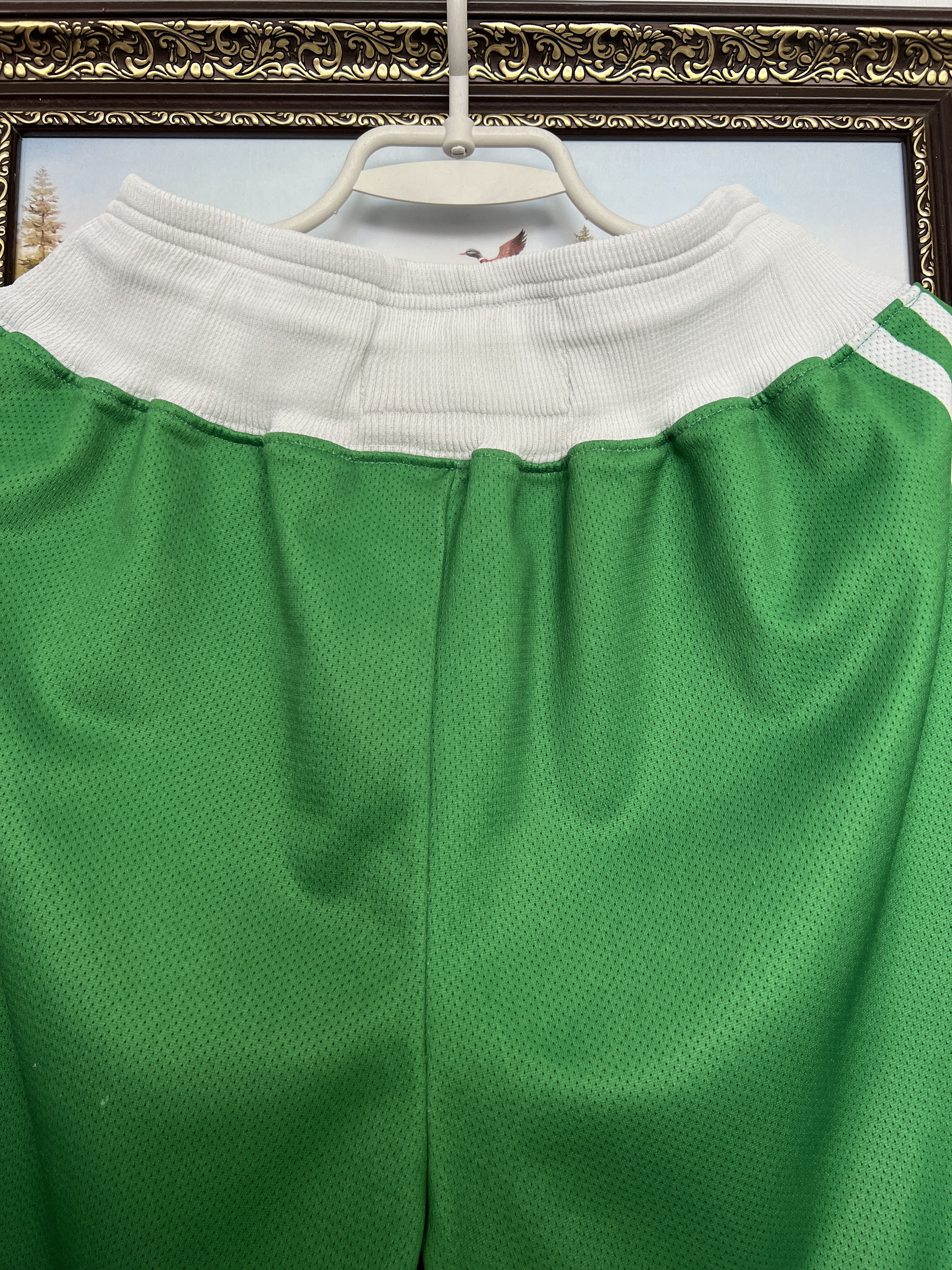 Champion Vintage 90's Champion Boston Celtics NBA Green Shorts M Size US 32 / EU 48 - 14 Thumbnail