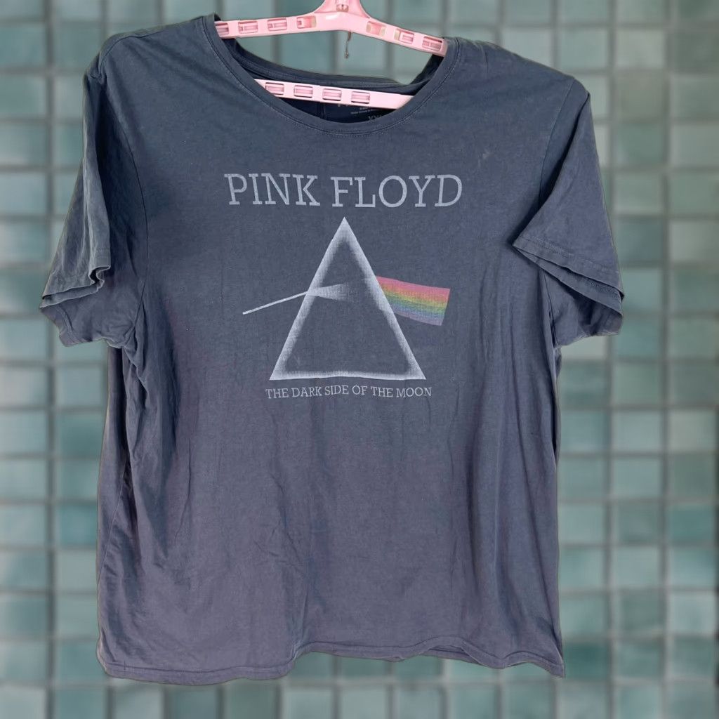 Vintage Pink Floyd Mens Gray Graphic Band Tee Shirt 2XL Adult Crew Neck Short Sleeve Cotton ID: 2020s Basement Size US XXL / EU 58 / 5 - 1 Thumbnail