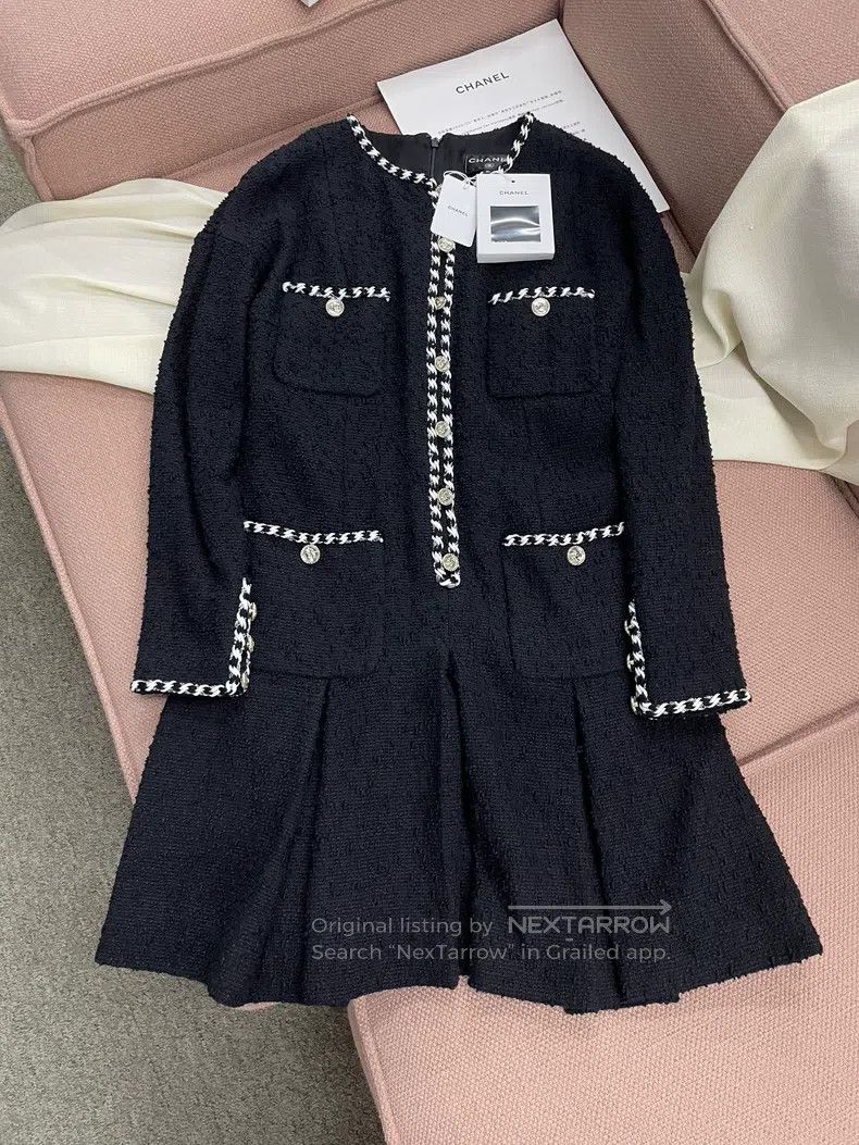 Chanel 21S black four-pocket tweed dress jacket