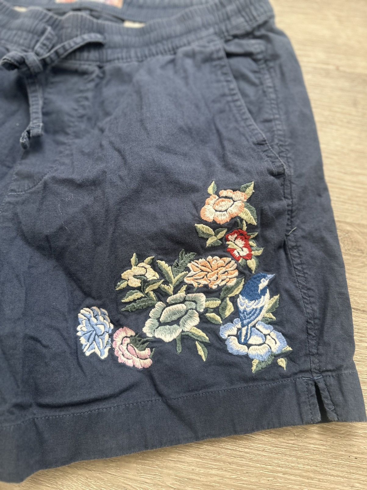 Abercrombie & Fitch Af blue floral shorts Size US 29 - 2 Thumbnail