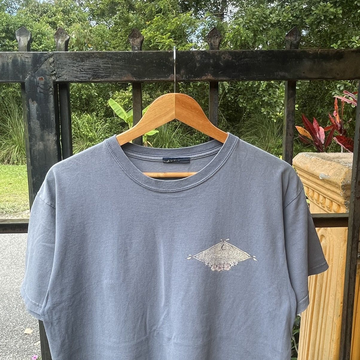 Vintage 🔥Vintage 90s Brave New World Hawaiian Motive Flower Surf Tee Size US L / EU 52-54 / 3 - 5 Thumbnail