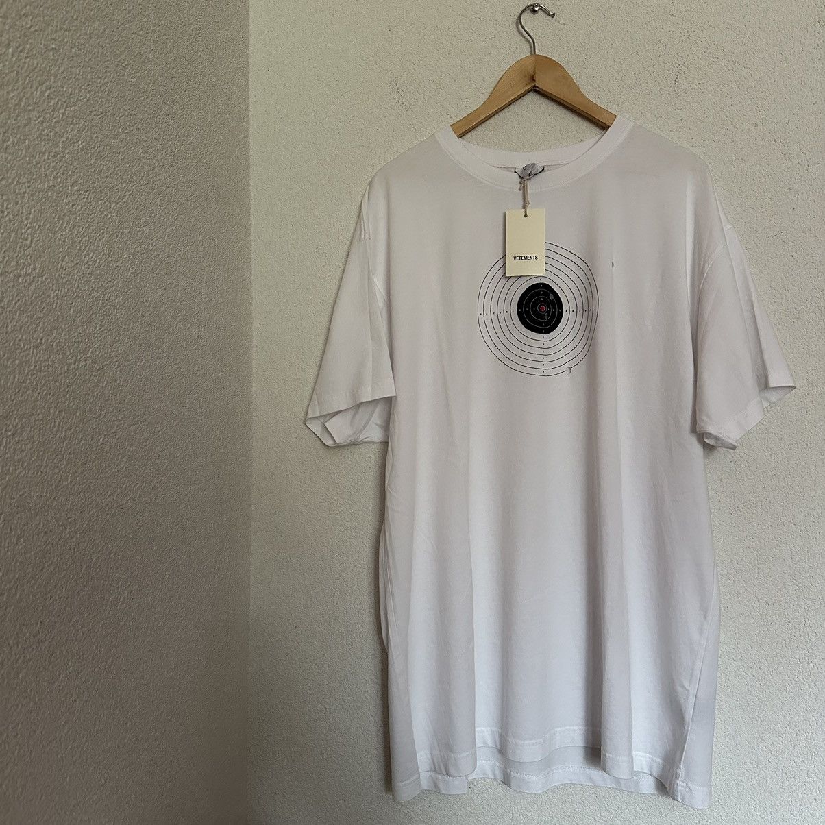 image of Vetements Target Tee S/s 19 in White, Men's (Size XL)