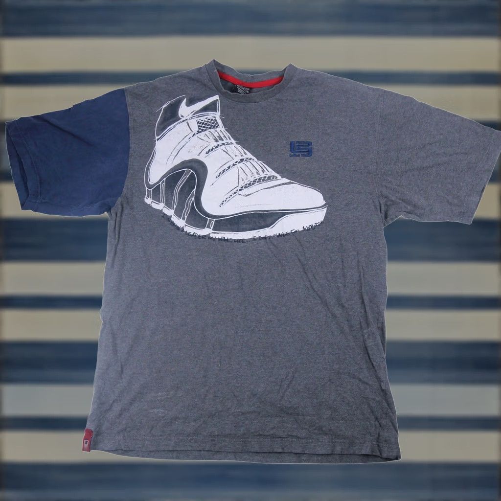 Nike VINTAGE Nike Lebron Air Zoom 4 T-Shirt Mens Large Grey Graphic Shirt 90s 00s Mens Size US L / EU 52-54 / 3 - 1 Thumbnail