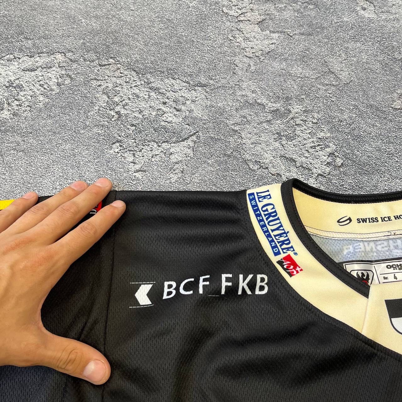 Other Hokey Jersey HC Fribourg Gottéron Trikot ELI #4 Jersey 22/23 Size US XS / EU 42 / 0 - 12 Thumbnail