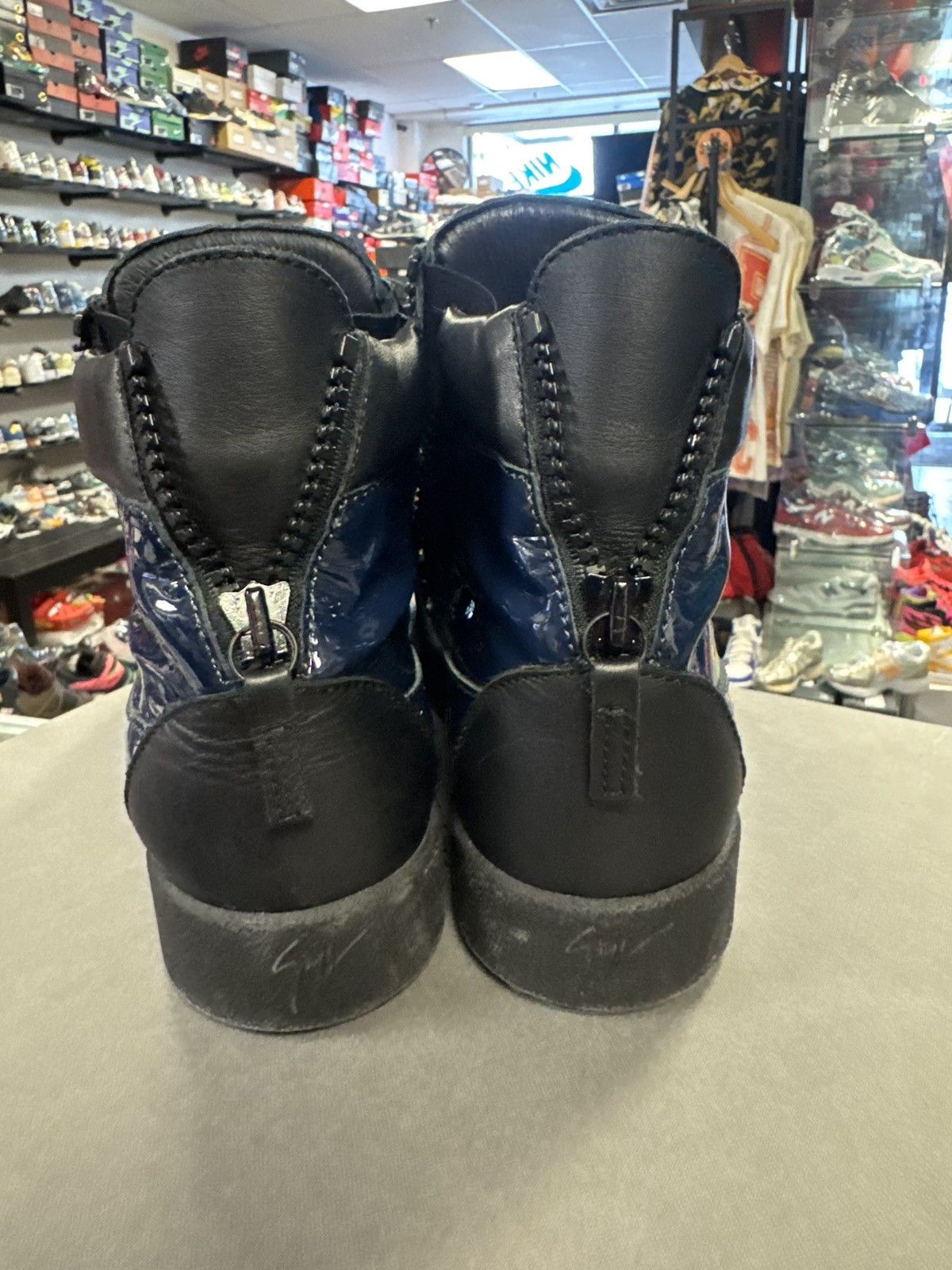 Giuseppe Zanotti giuseppe zanotti patent leather sneakers size 8 pre owed Size US 8 / EU 41 - 7 Thumbnail