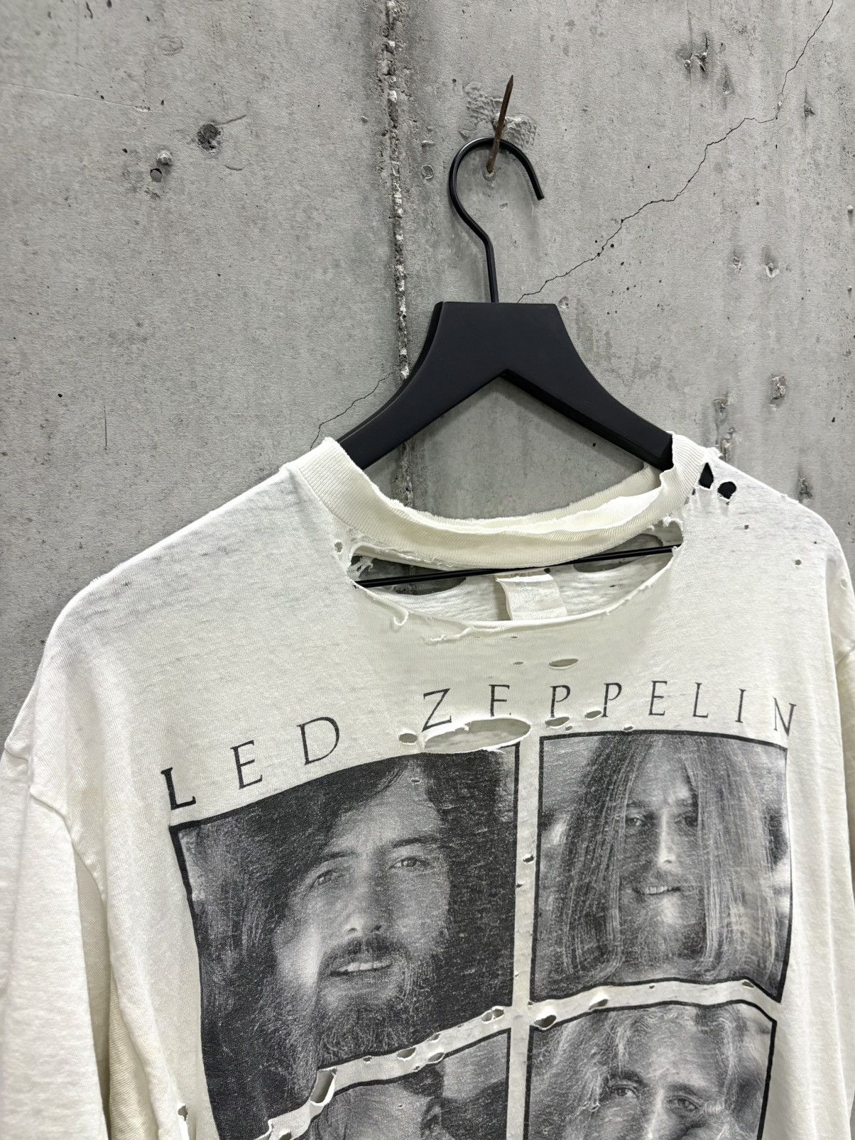 Band Tees Vintage Led Zeppelin Shirt Thrashed Faded Grunge Band Size US L / EU 52-54 / 3 - 3 Thumbnail