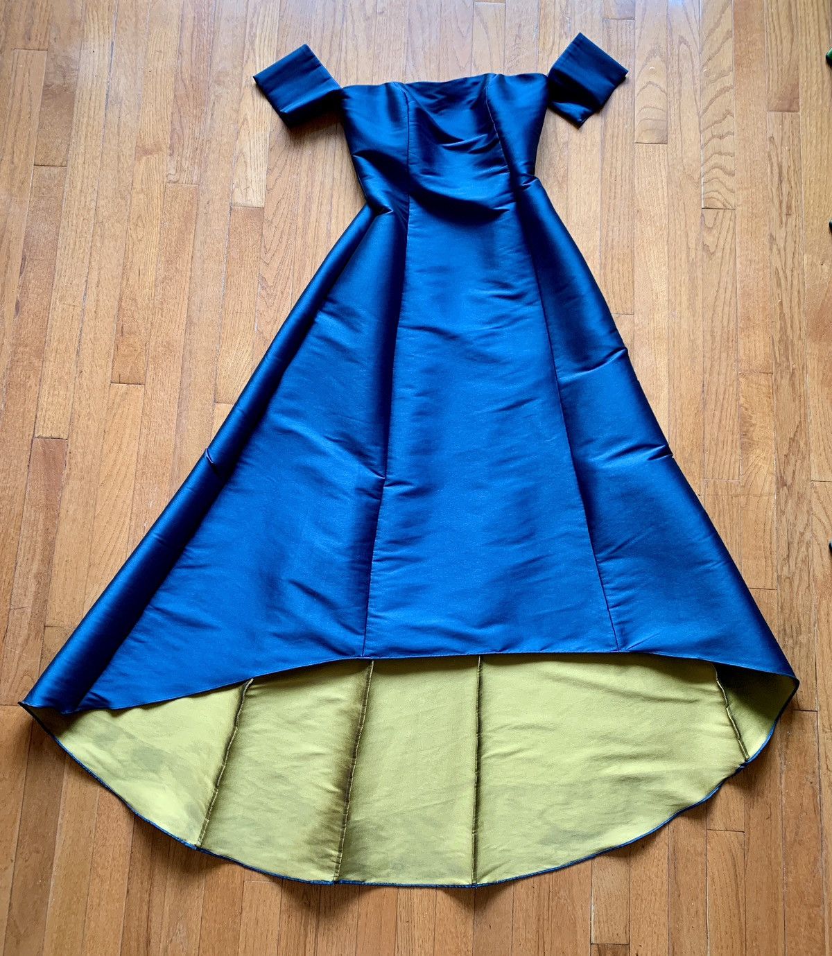 Sachin & Babi Sachin & Babi blue and gold demi length cocktail dress sz 2 Size XS / US 0-2 / IT 36-38 - 1 Thumbnail