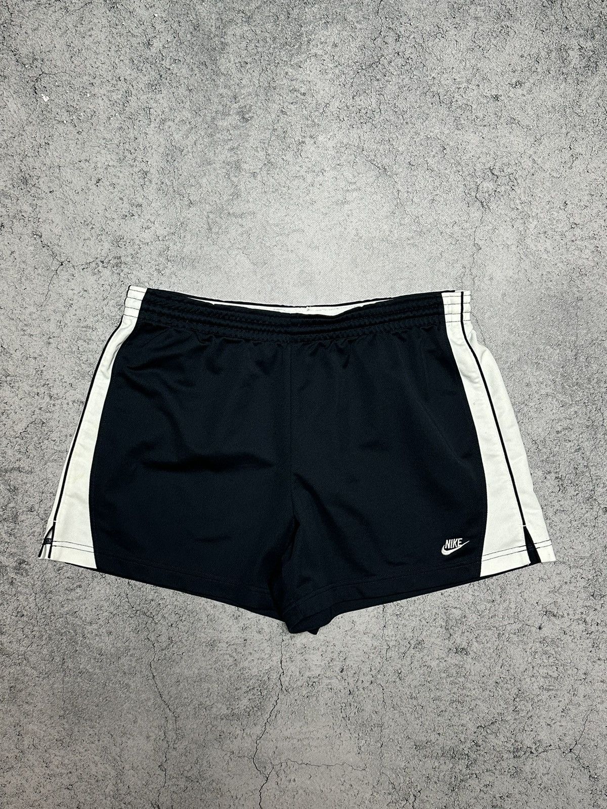 Nike Vintage Nike Running Swoosh Shorts Size L Y2K Size US 34 / EU 50 - 1 Thumbnail