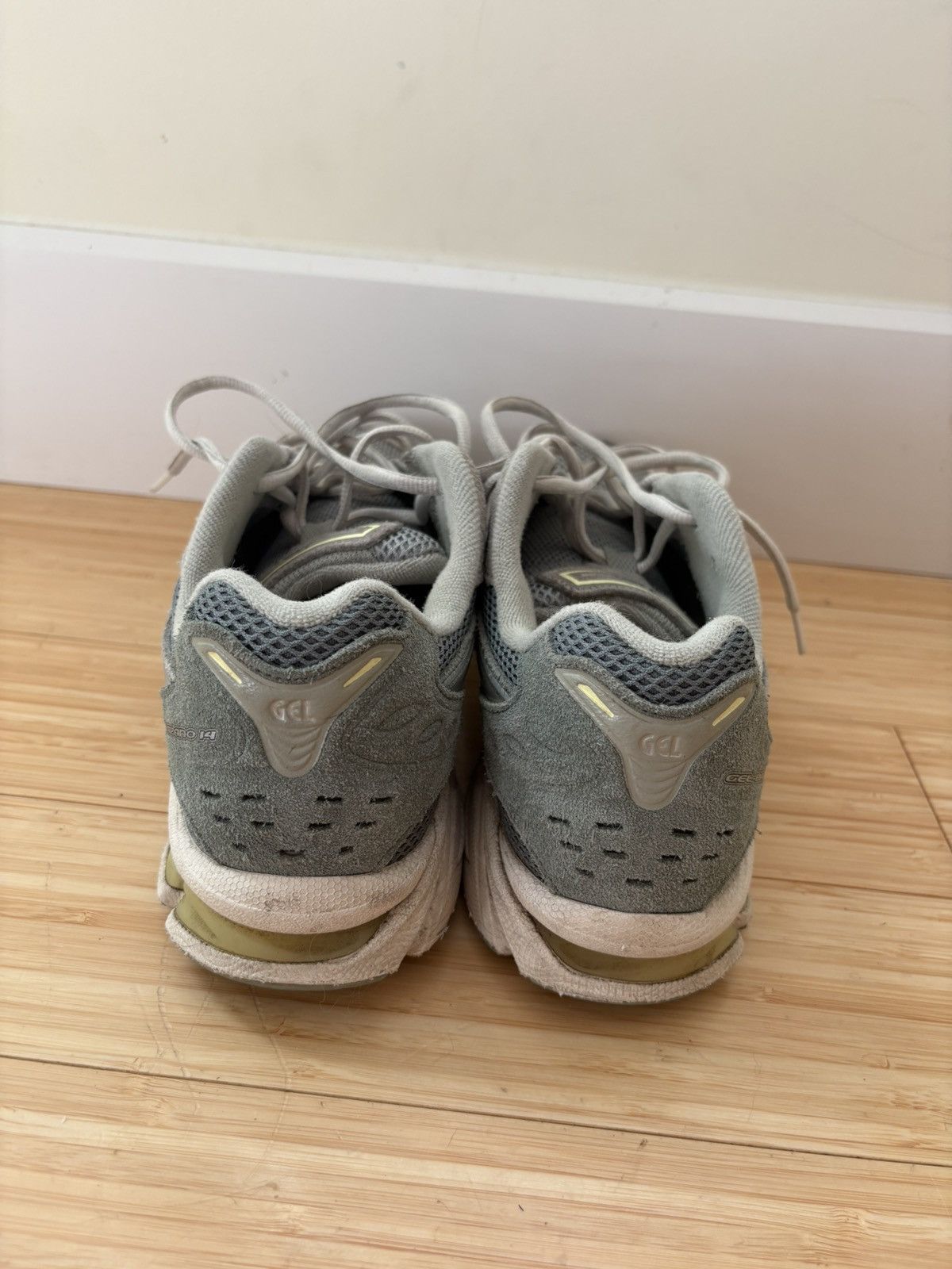Asics Asics Gel Kayano 14 Olive size 10 Size US 10 / EU 43 - 4 Thumbnail