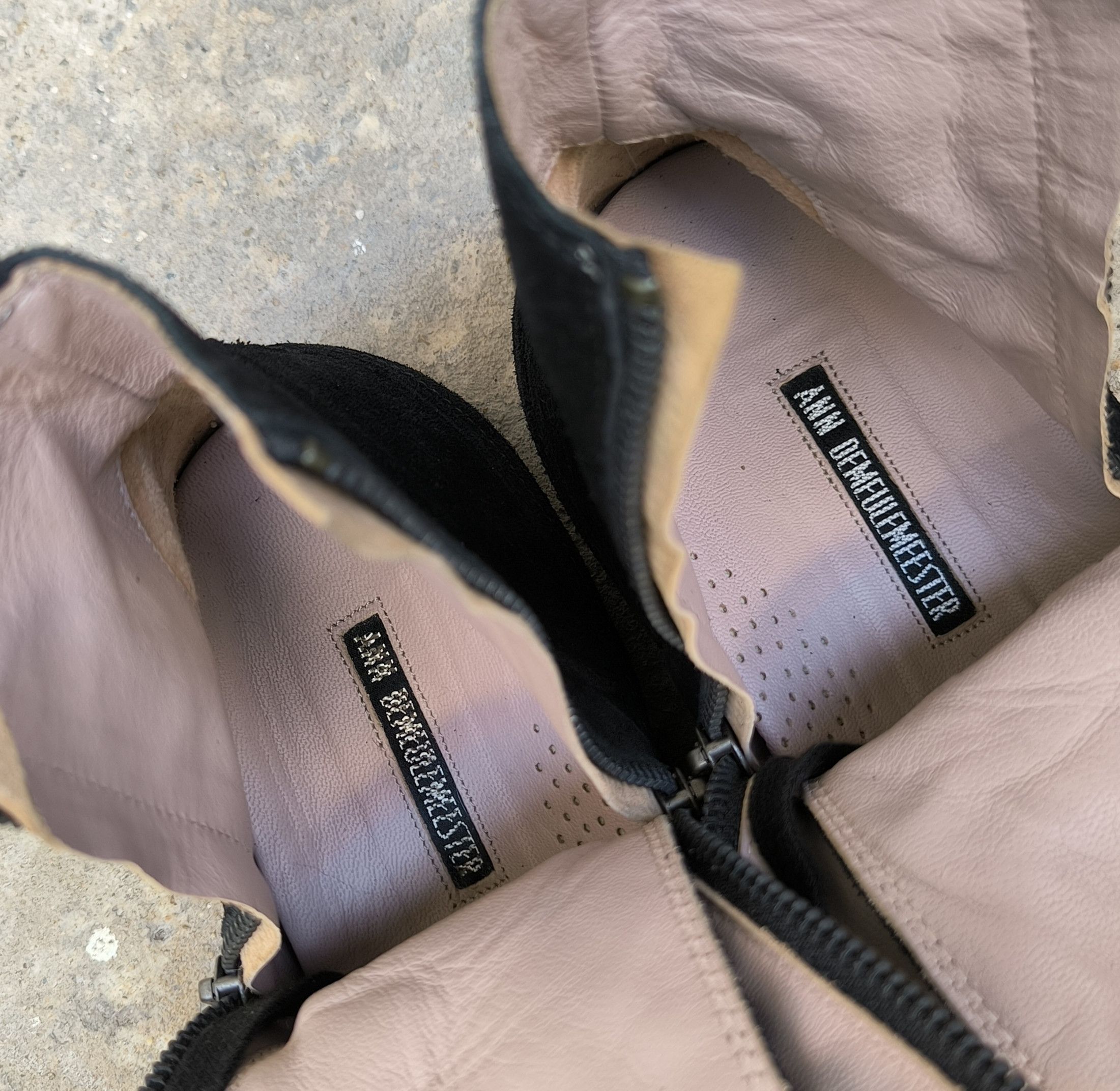 Ann Demeulemeester ANN DEMEULEMEESTER "SCAMOSCIATO GLICINE + NERO" Size US 7 / EU 40 - 9 Thumbnail