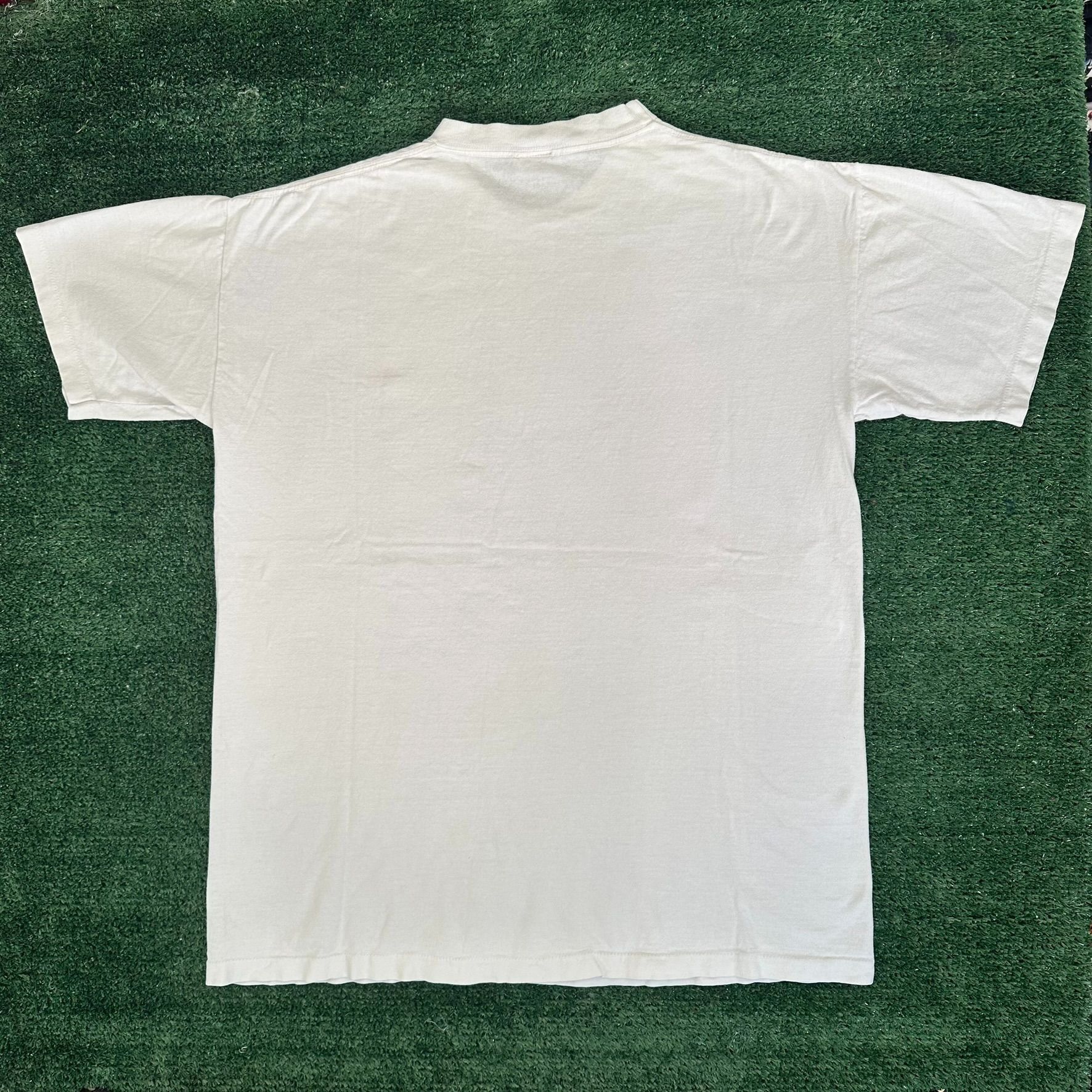 Guess Vintage 80s Guess USA Stamps T-Shirt Single Stitch Preppy Ge Size US L / EU 52-54 / 3 - 7 Thumbnail