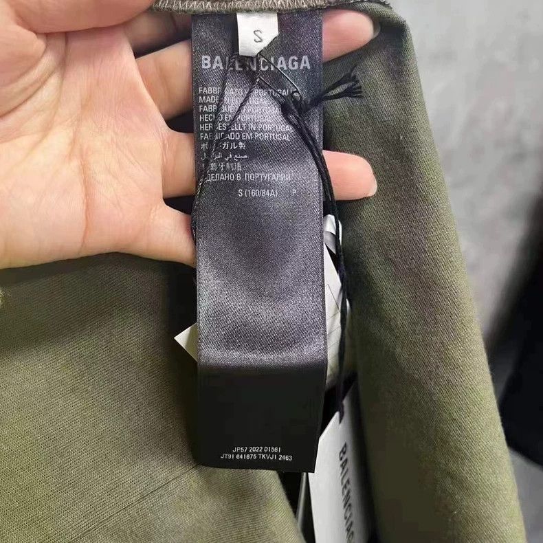 Balenciaga Balenciaga Brown khaki green cola embroidered logo crew ne Size US S / EU 44-46 / 1 - 3 Thumbnail