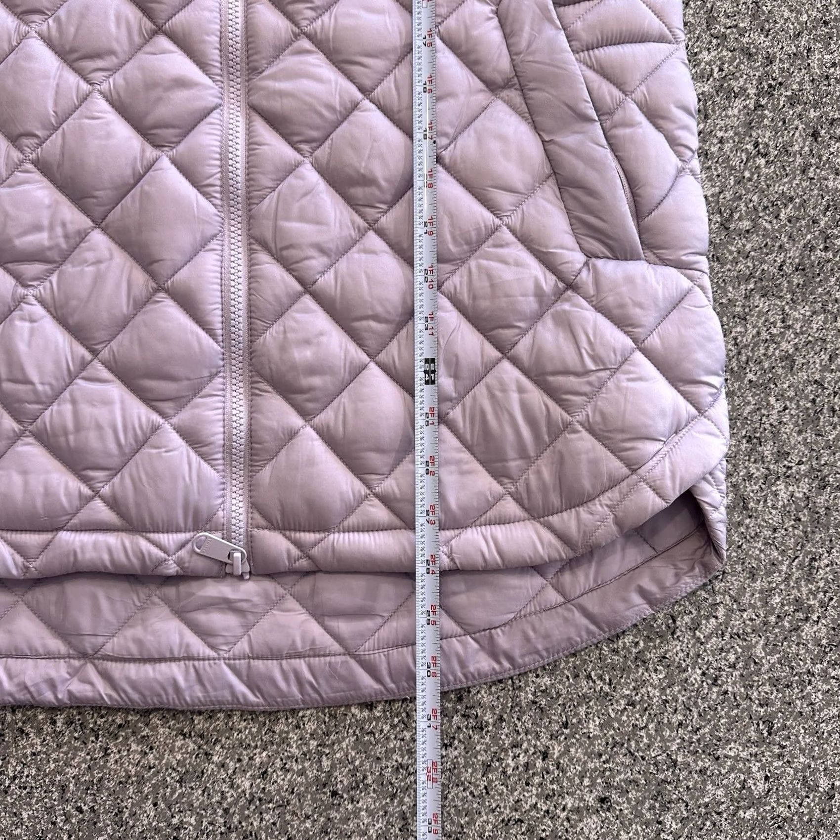 Athleta Athleta Vest Womens S Tall Whisper Featherless Gilet Quilted Puffer Lavender Vest Tall Purple Lightweight Wind-Resistant Zip Brn - Mens Women Girls Size S / US 4 / IT 40 - 4 Thumbnail