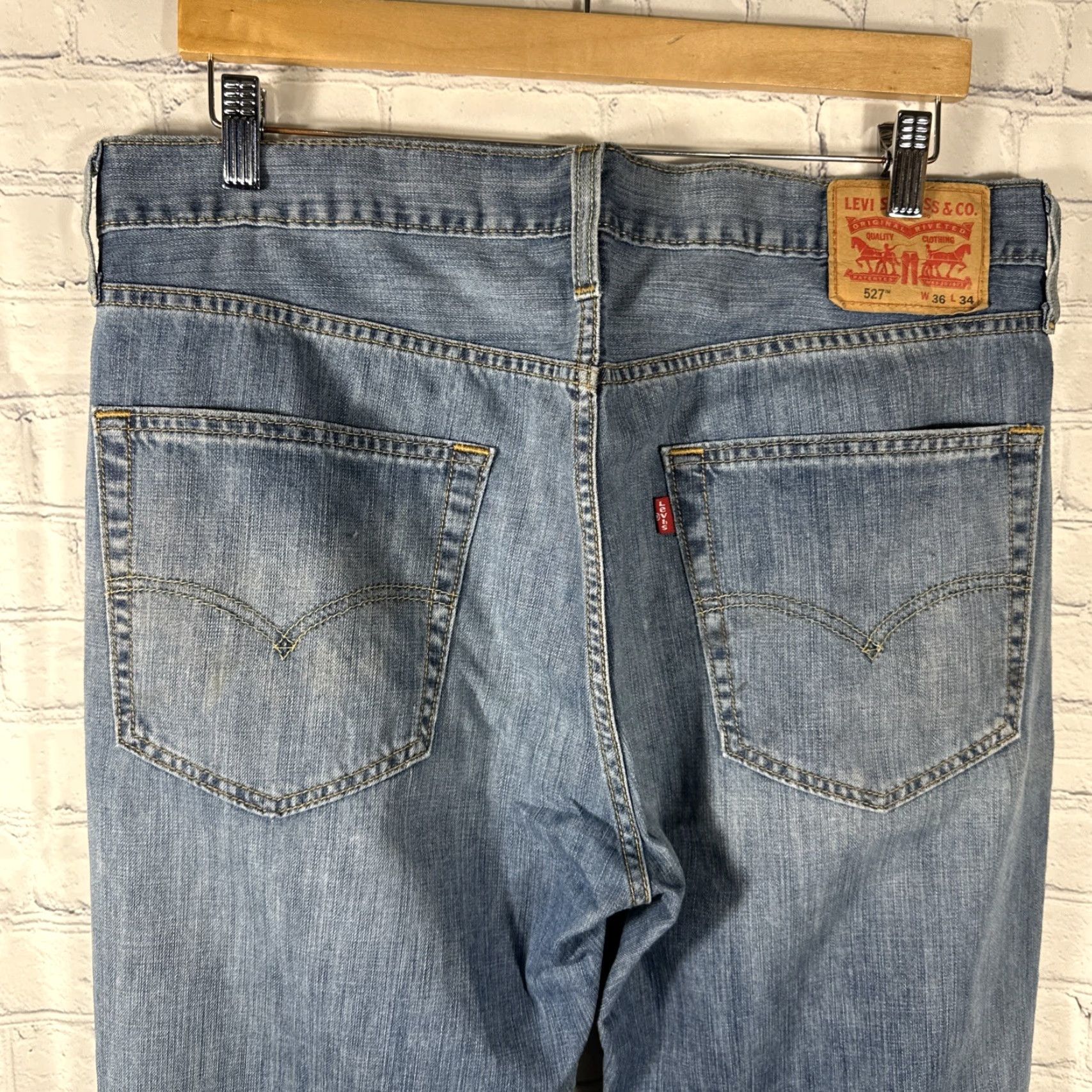 Levi's Levi’s 527 Jeans Men's 36x34 Blue Bootcut 100% Cotton Workwear Medium Wash Slim Zip Closure Size US 36 / EU 52 - 6 Thumbnail