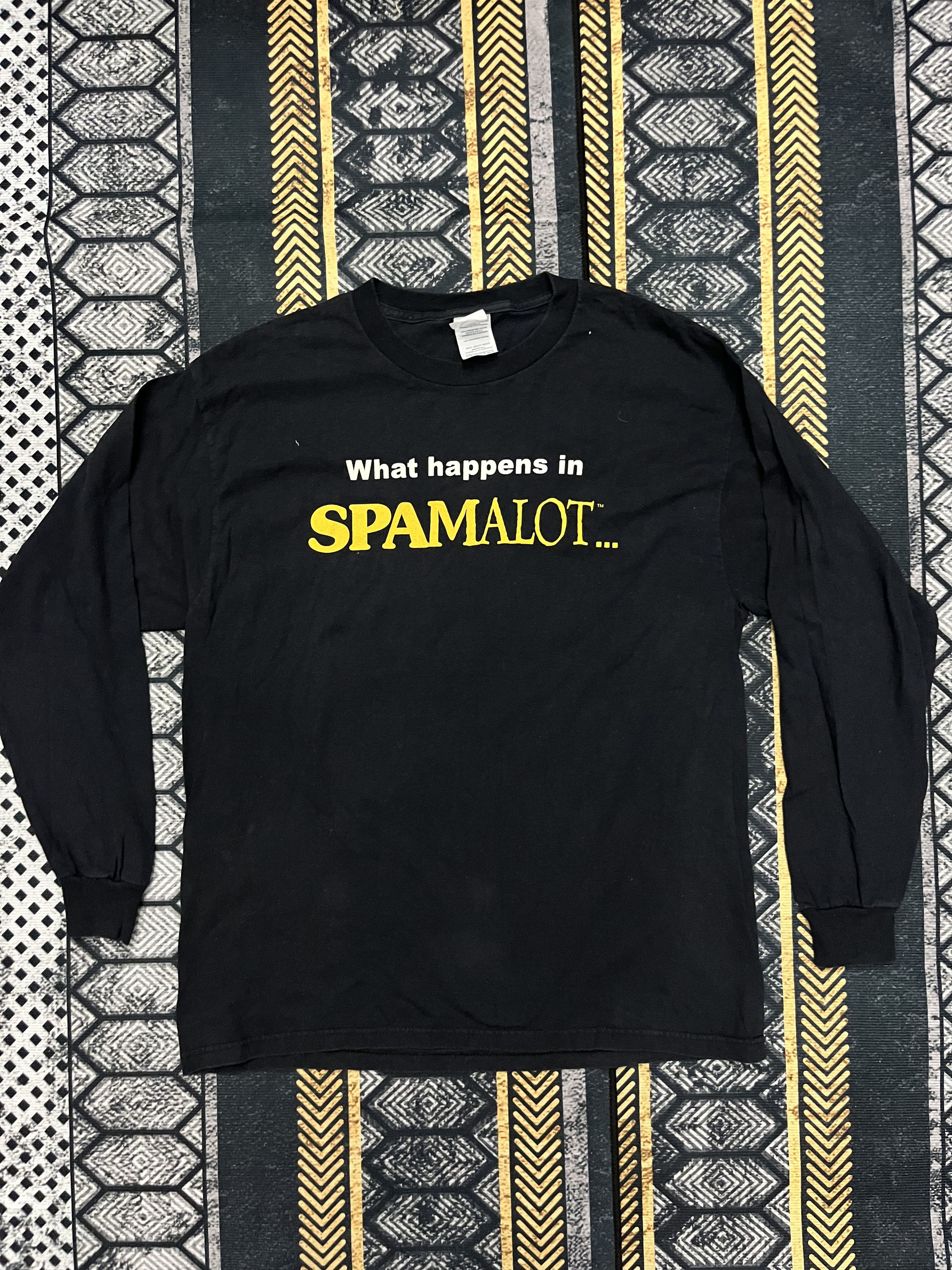 Expert Horror 🔥 MONTHY PHYTON STAYS IN SPAMALOT TEE Size US L / EU 52-54 / 3 - 8 Thumbnail