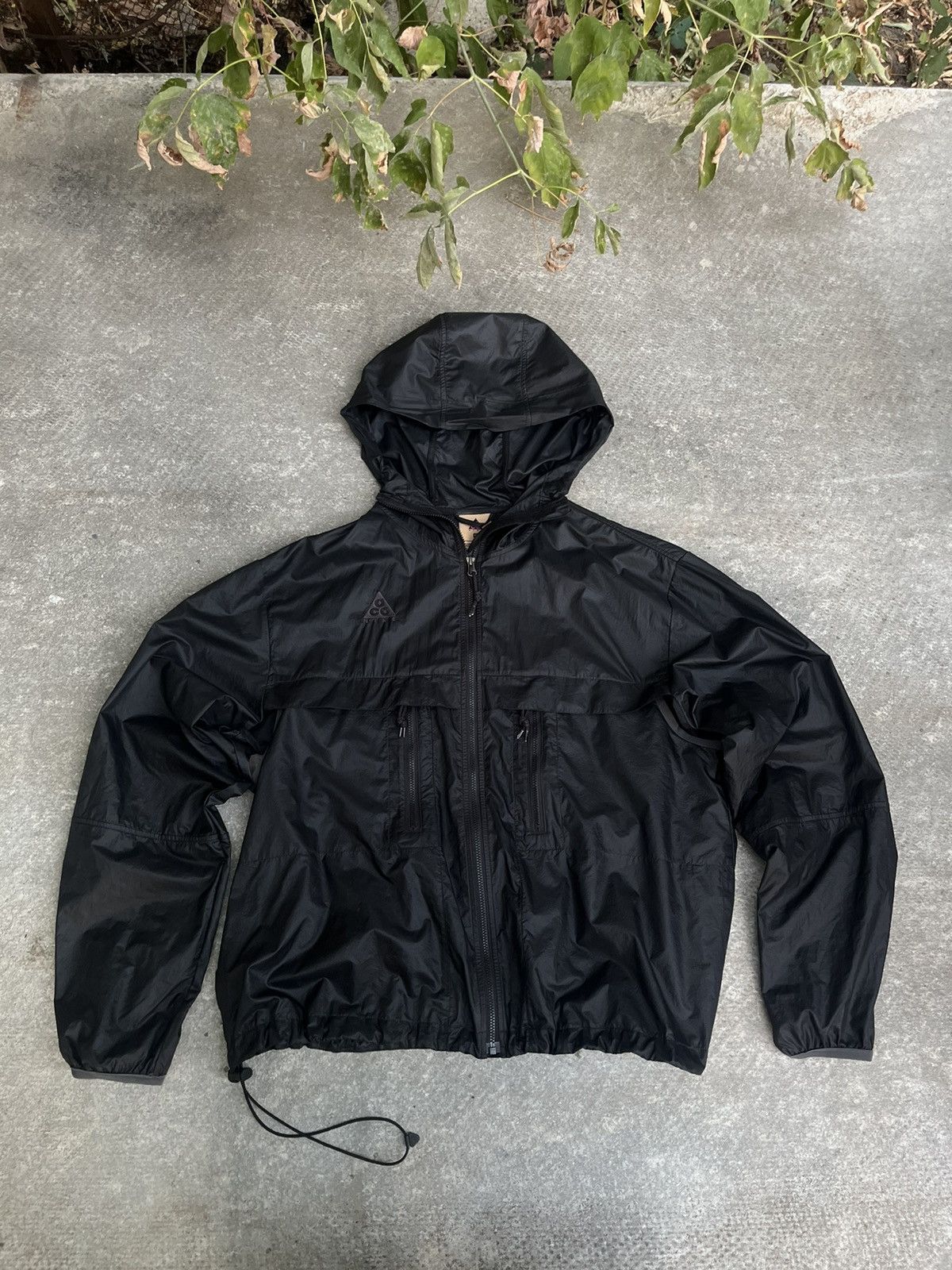acg windbreaker