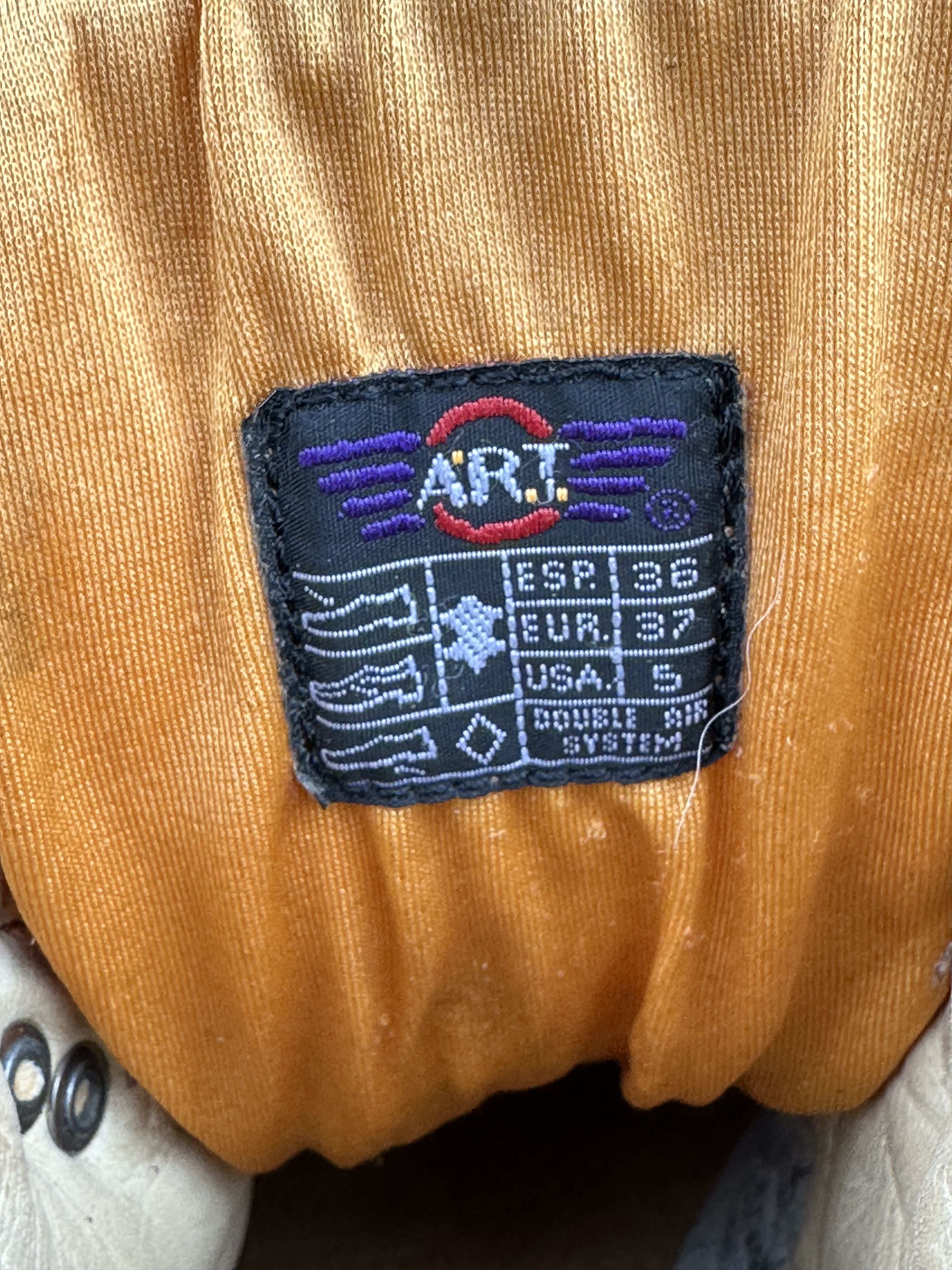 Handmade Women's Hiking Boots by A.R.T. Unworn, Size 37 EU US 5 Size US 5 / IT 35 - 8 Thumbnail