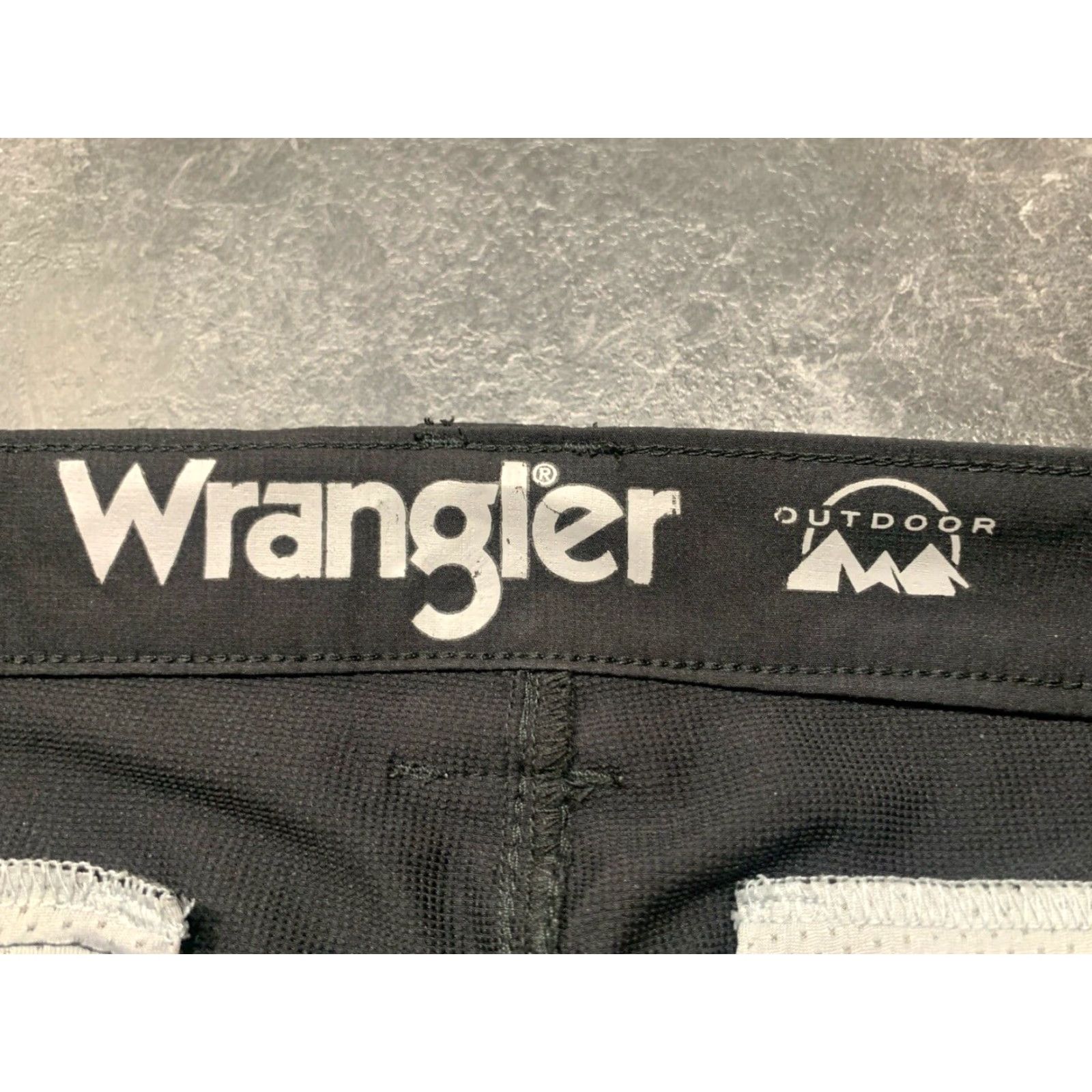 Wrangler VINTAGE Wrangler Cargo Shorts Men 40 Black Nylon Spandex Outdoor Hiking Zip Pocket Casual Size US 40 / EU 56 - 4 Thumbnail