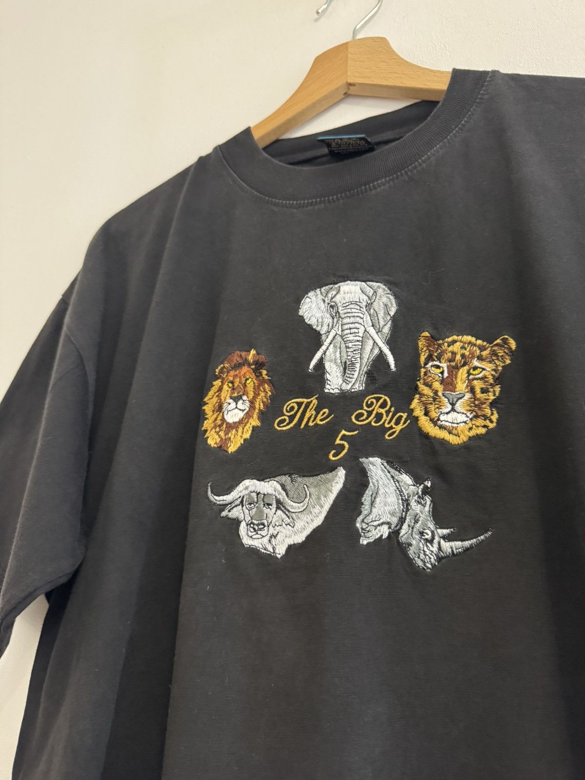 Vintage Vintage Rare 90s Safari “The Big 5” T-Shirt by Airborne Size US XL / EU 56 / 4 - 6 Thumbnail