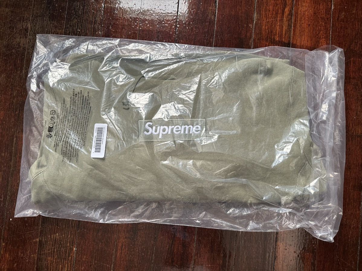 Supreme SUPREME FW25 BOX LOGO HOODED SWEATSHIRT LT OLIVE S BRAND NEW Size US S / EU 44-46 / 1 - 1 Thumbnail