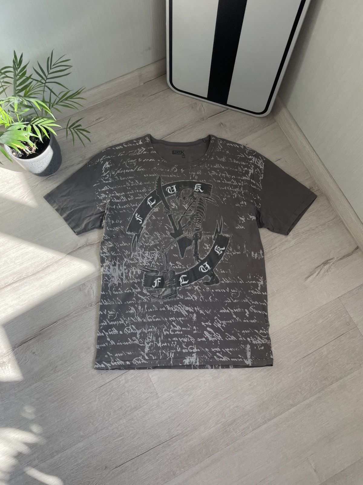 FCUK × Japanese Brand Vintage Y2k Fcuk T-shirt Over Print 2000s Big Logo Size US M / EU 48-50 / 2 - 3 Thumbnail