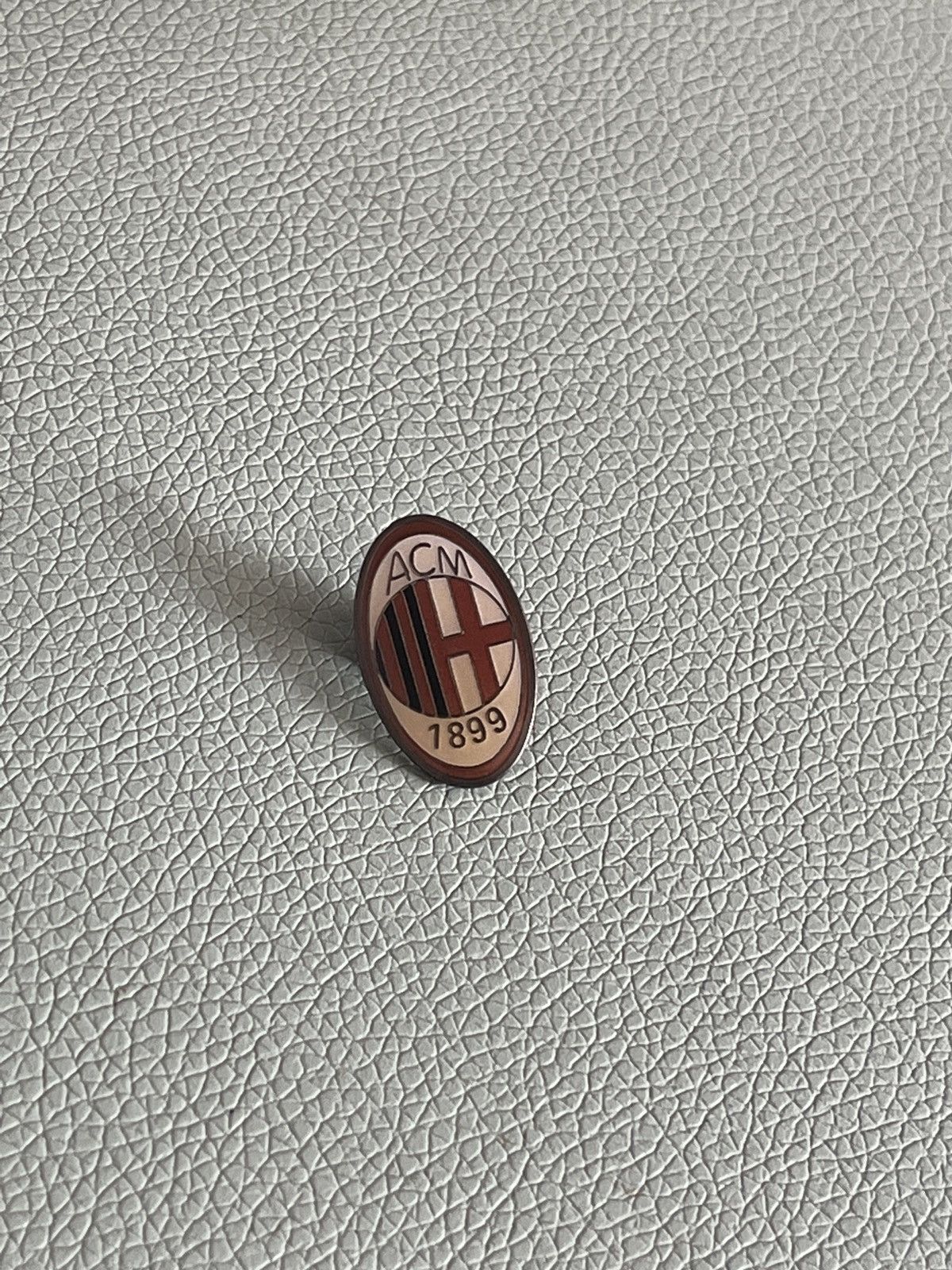 Vintage AC Milan logo vintage pin Size ONE SIZE - 1 Thumbnail
