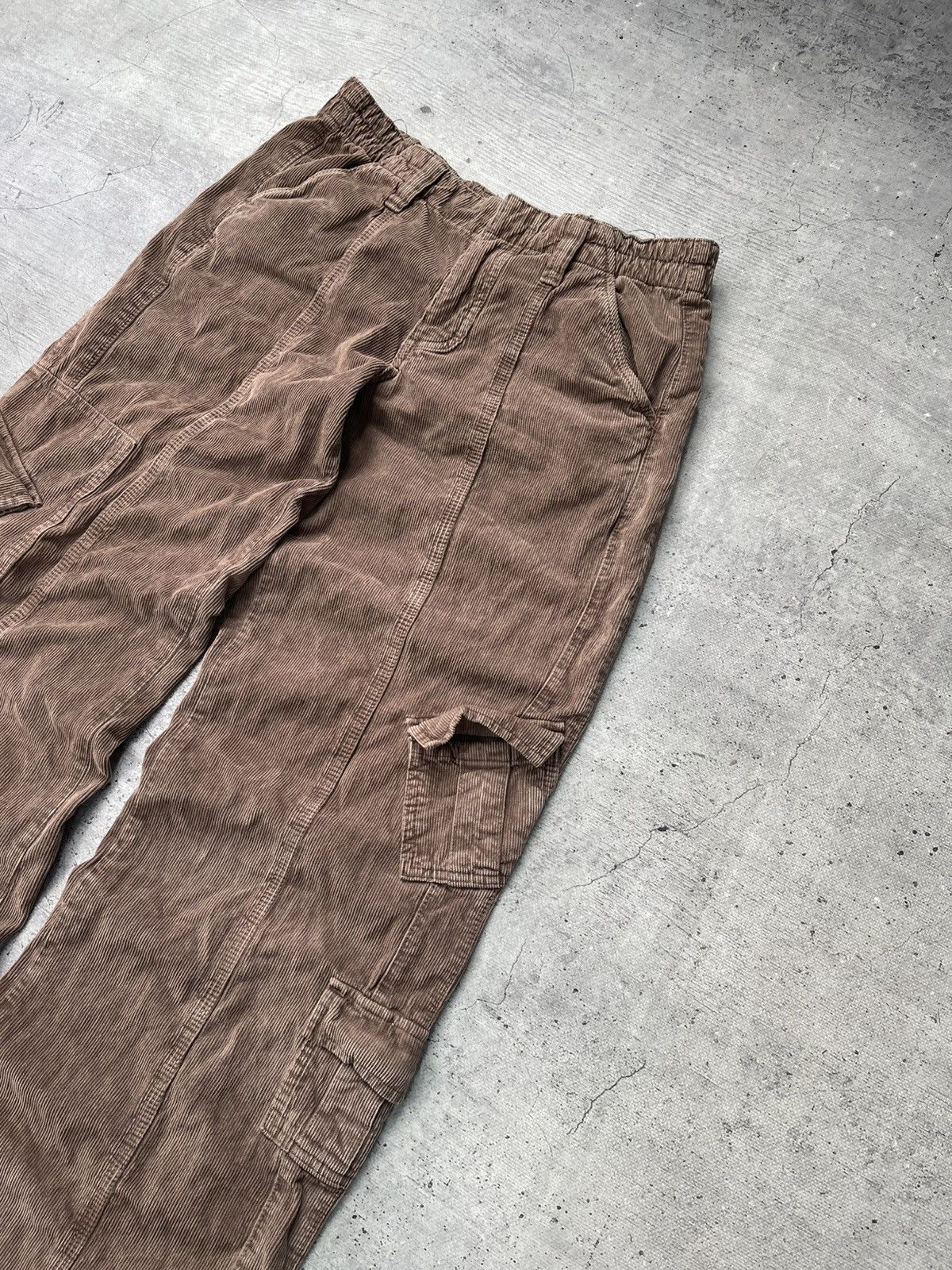 Japanese Brand VTG Brown Corduroy Parachute Multi Pocket Y2K Pants Size US 32 / EU 48 - 4 Thumbnail