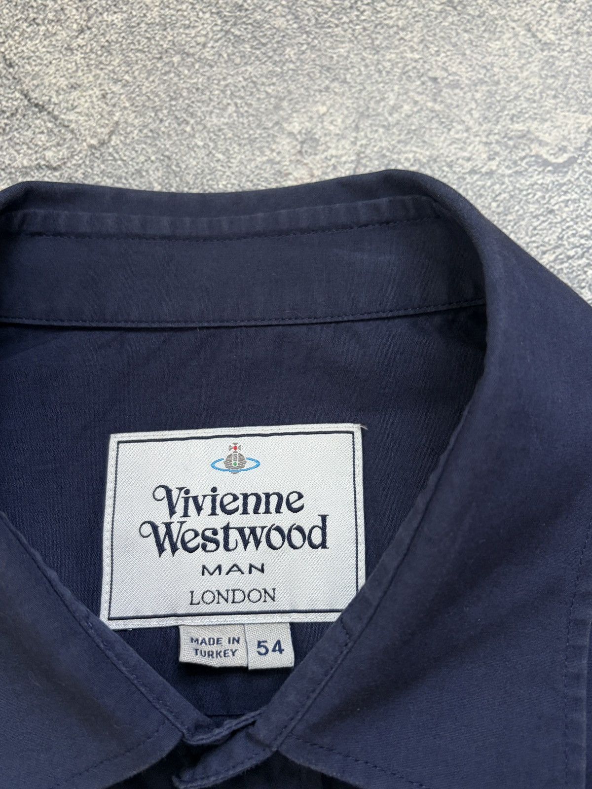Vivienne Westwood Vivienne Westwood Embroidered Orb Logo LS Shirt 54 Size US XL / EU 56 / 4 - 5 Thumbnail