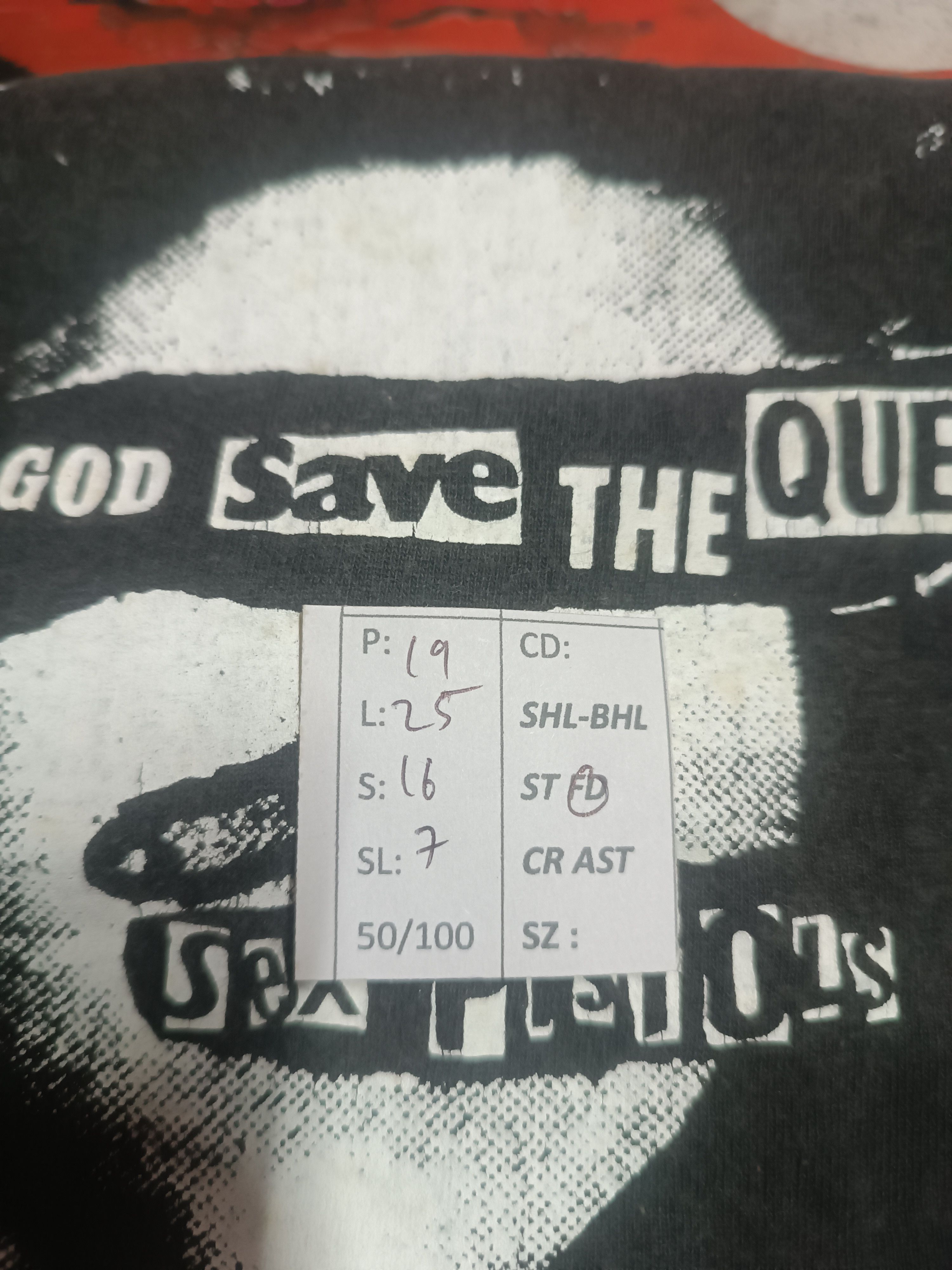 Band Tees VINTAGE FADED 2000s SEX PISTOLS GOD SAVE THE QUEEN clash Size US S / EU 44-46 / 1 - 16 Thumbnail