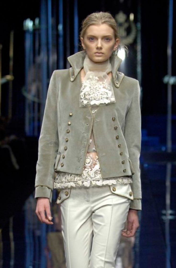 Dolce & Gabbana F/W 2006 RUNWAY VELVET NAPOLEON HUSSAR JACKET Size S / US 4 / IT 40 - 2 Thumbnail