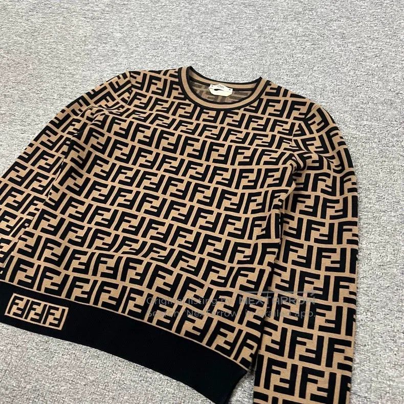 Fendi Fendi Logo Embossed Knit Sweater Size XS / US 0-2 / IT 36-38 - 3 Thumbnail