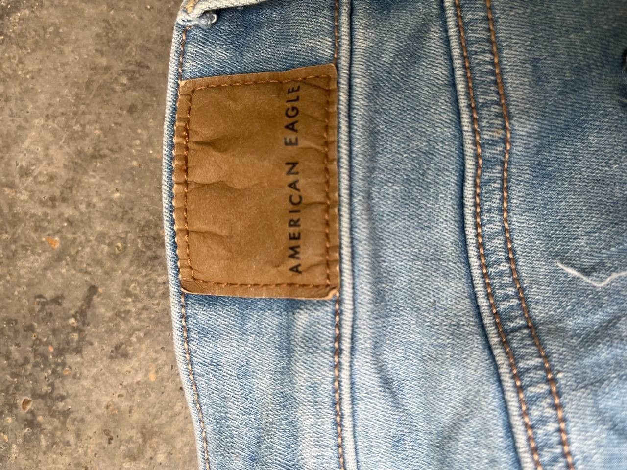 American Eagle Outfitters VINTAGE AMERICAN EAGLE LADY JEANS DITRESSED STYLE Size 34" / US 12 / IT 48 - 11 Thumbnail