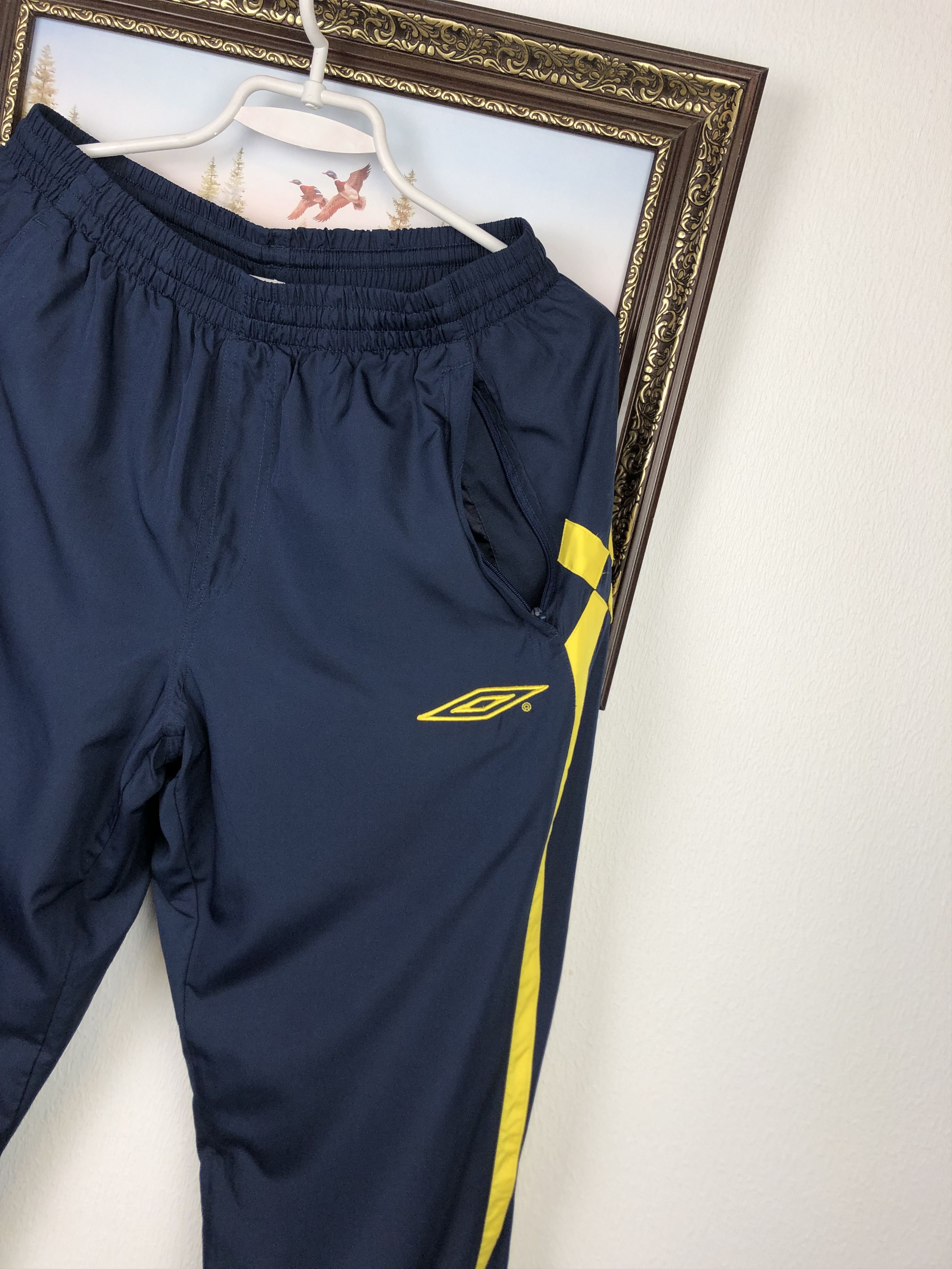 Umbro × Vintage Vintage Umbro Sweden Football Sweatpants Track Pants Soccer Size US 32 / EU 48 - 2 Thumbnail