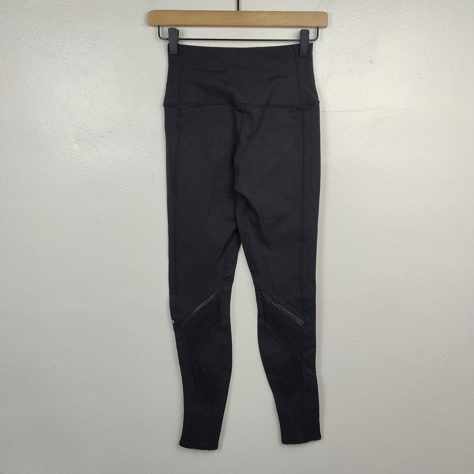 Alo Yoga Alo Yoga Radiance Leggings Womens Small Black Eyelet Size 28" / US 6 / IT 42 - 1 Thumbnail