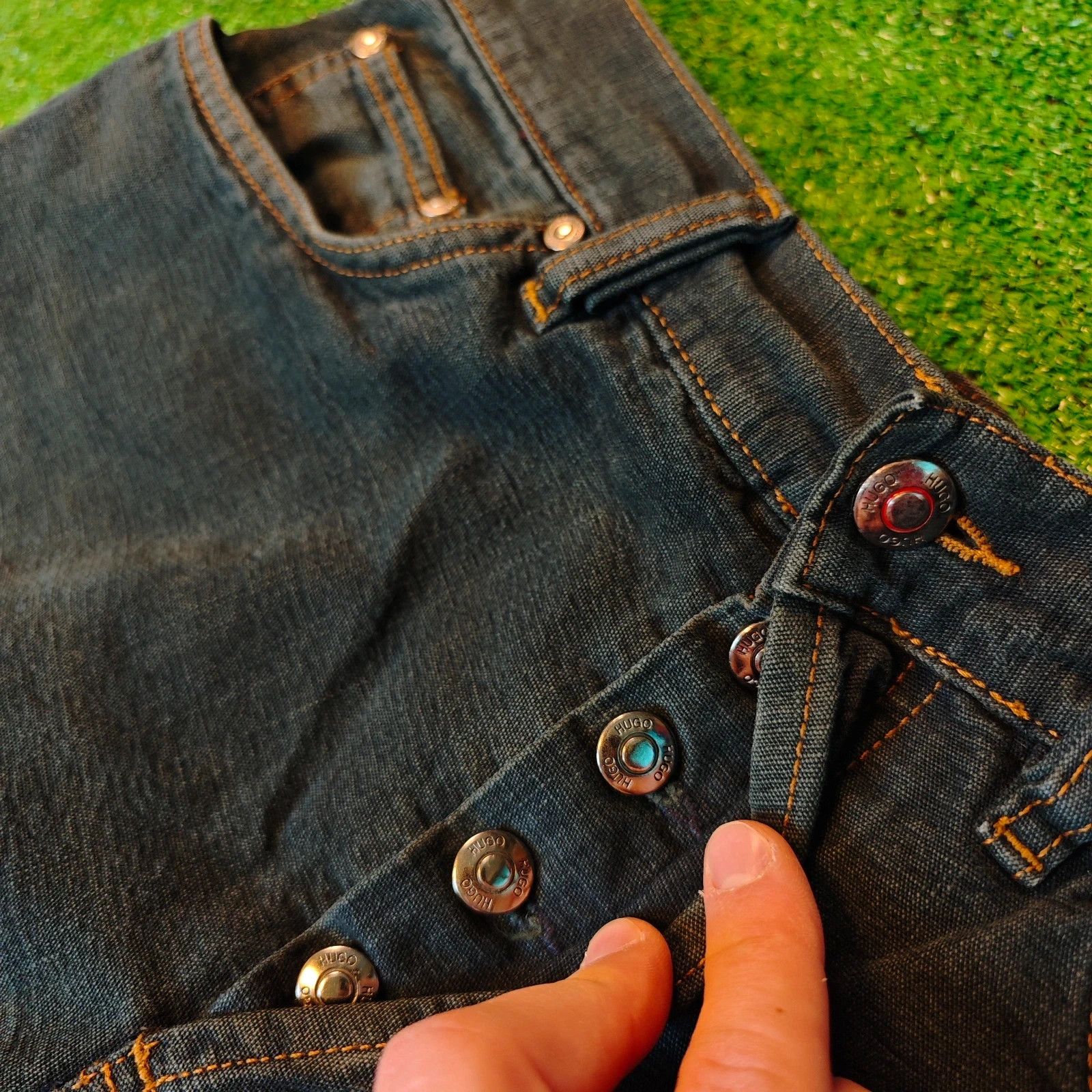 Hugo Boss Vintage Hugo Boss Jeans Mens 32 Blue straight button fly Size US 32 / EU 48 - 7 Thumbnail