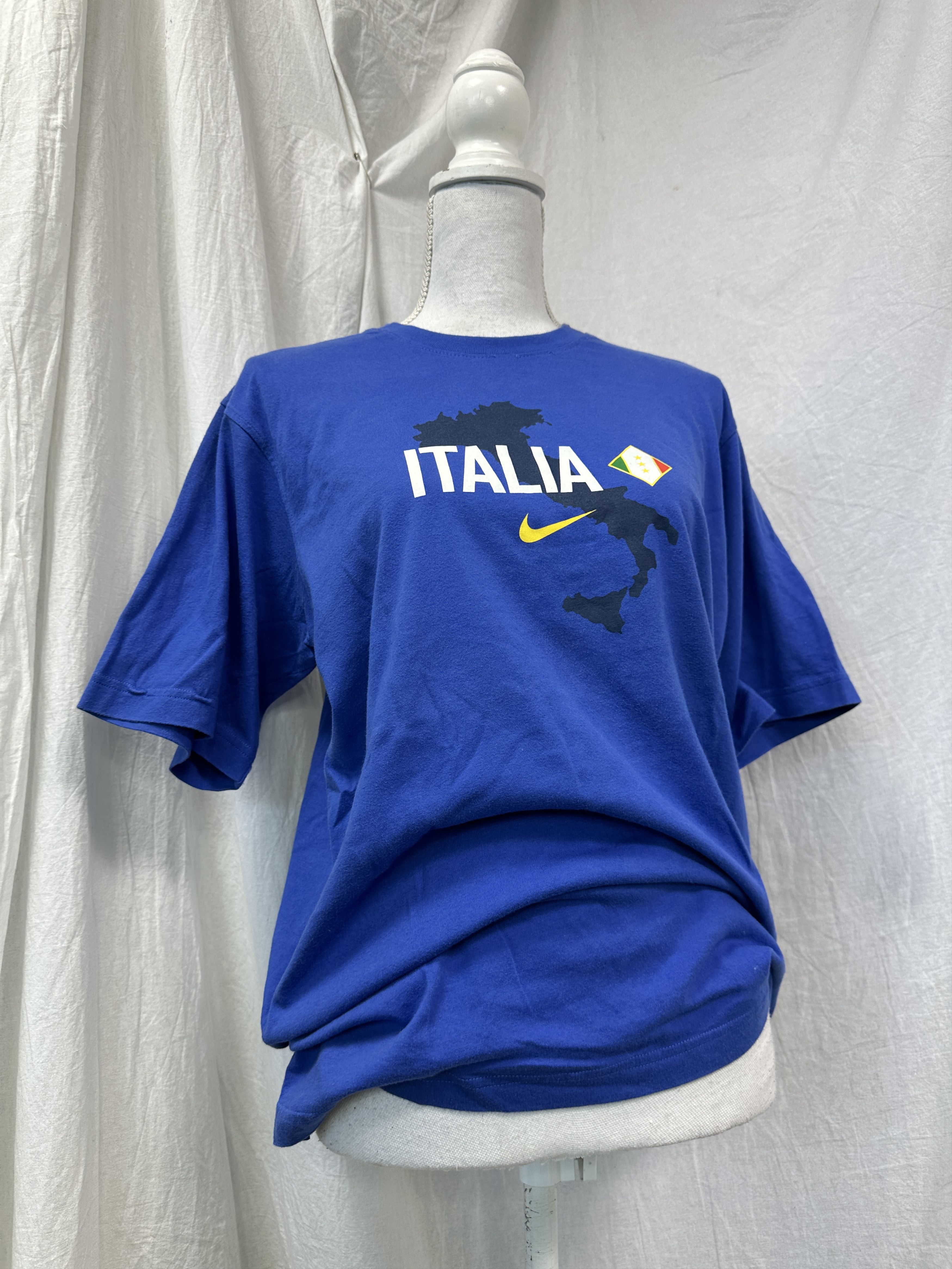 Nike Vintage Streetwear Sporty Nike Italia Totti T-shirt 00s Size US M / EU 48-50 / 2 - 1 Thumbnail