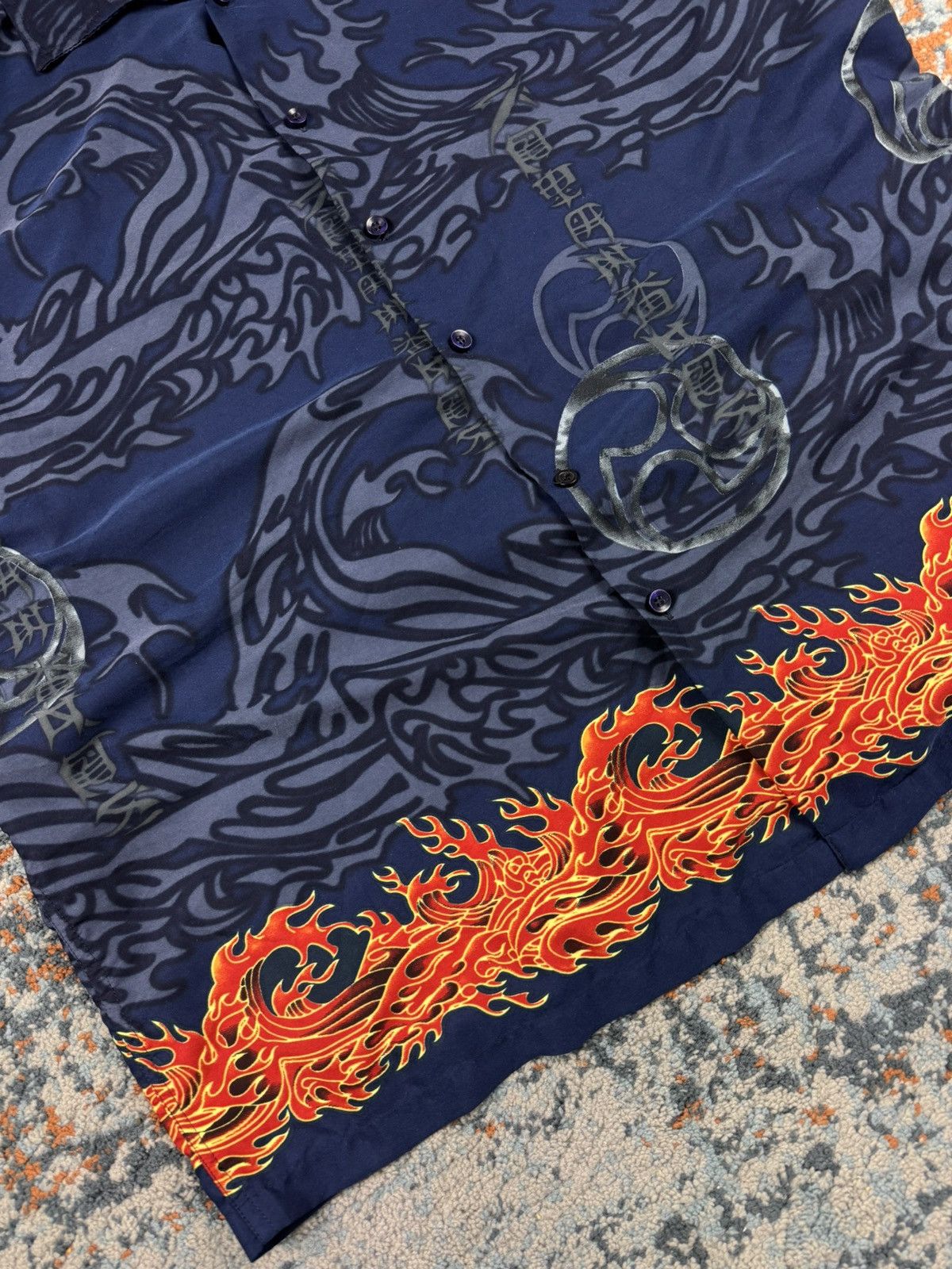 Vintage Vintage 90s fire shuriken Chinese style graphic short AOP Size US L / EU 52-54 / 3 - 7 Thumbnail