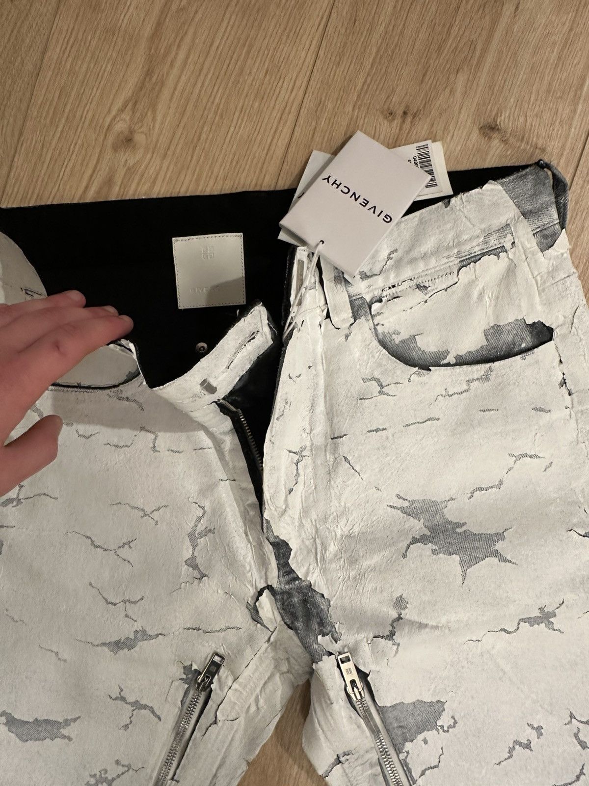 Givenchy Givenchy cracked paint pants Size US 31 - 3 Thumbnail