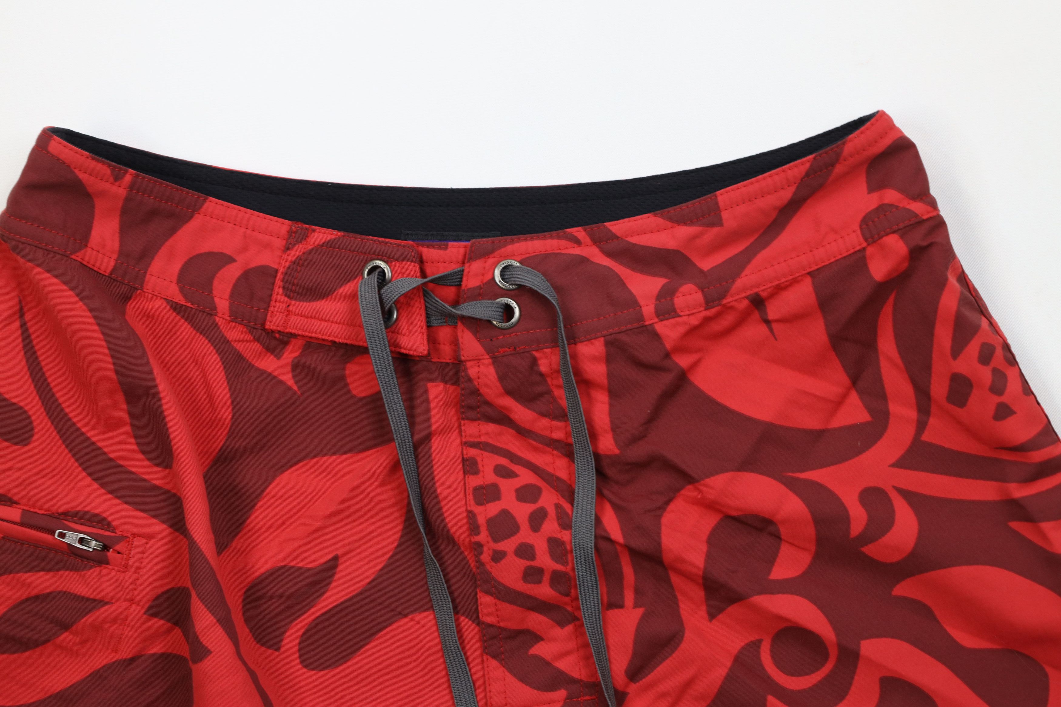 Patagonia Vintage Y2K Patagonia Floral Board Shorts Swim Trunks Size US 32 / EU 48 - 2 Thumbnail
