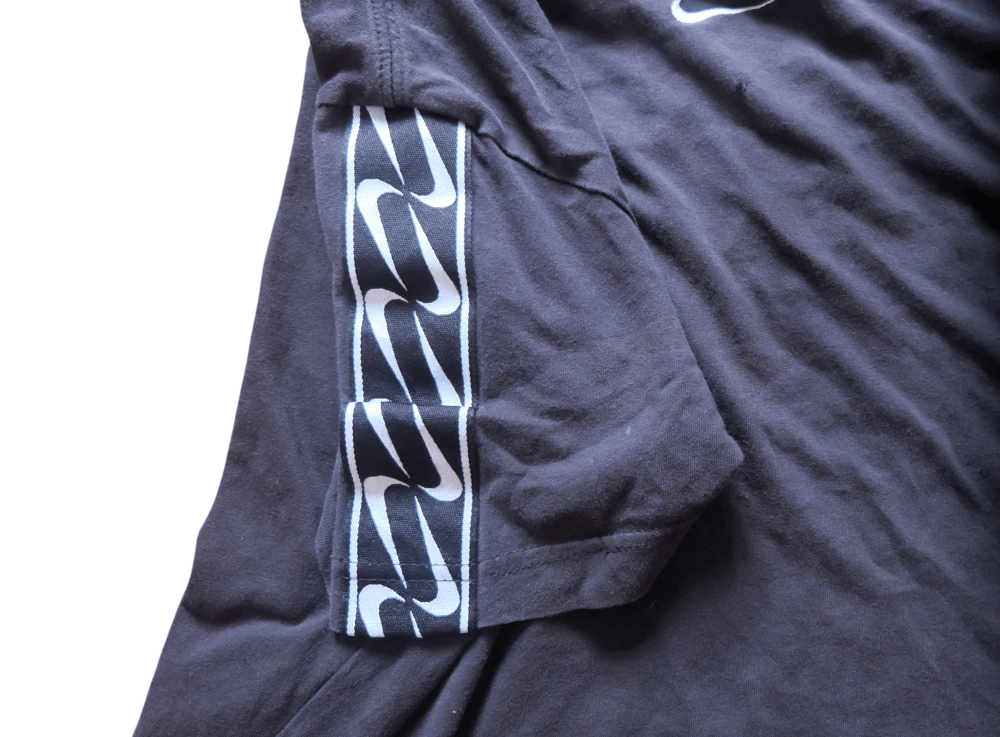 Nike Nike T-Shirt Black Embroidered Logo Center Size US M / EU 48-50 / 2 - 4 Thumbnail