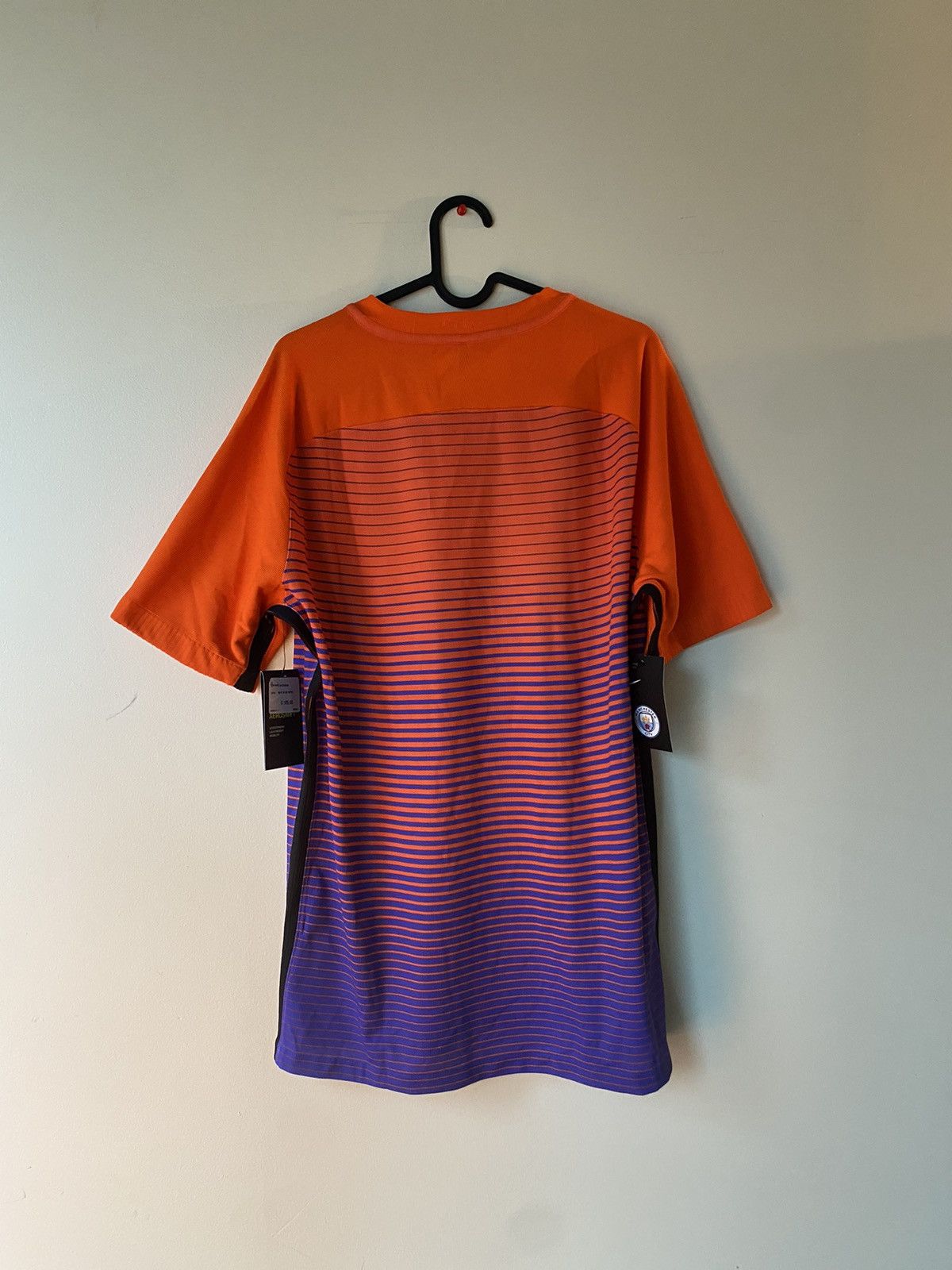 Nike Manchester City 2016 Orange Jersey Size US L / EU 52-54 / 3 - 6 Thumbnail